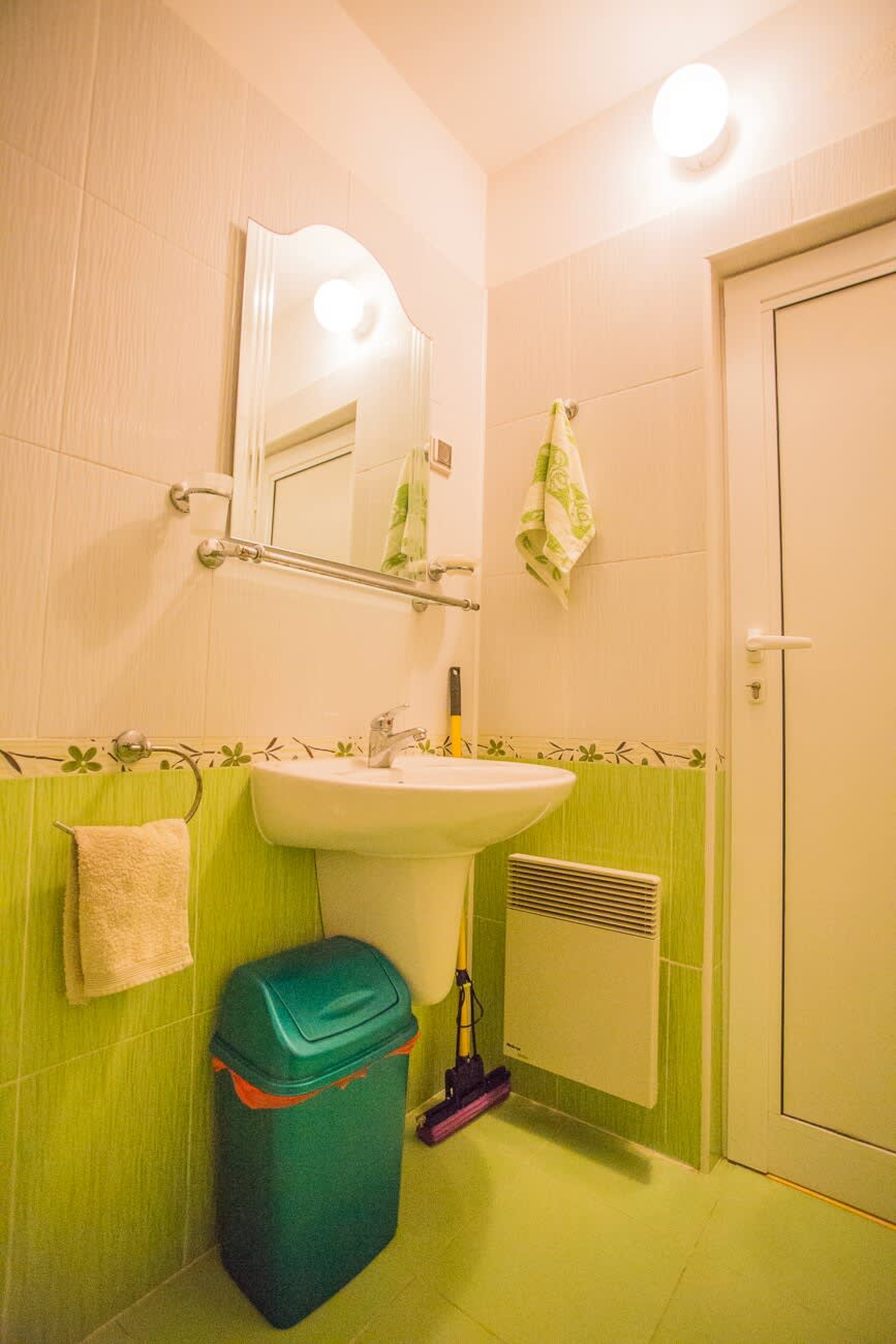 Scoutaround White Logo