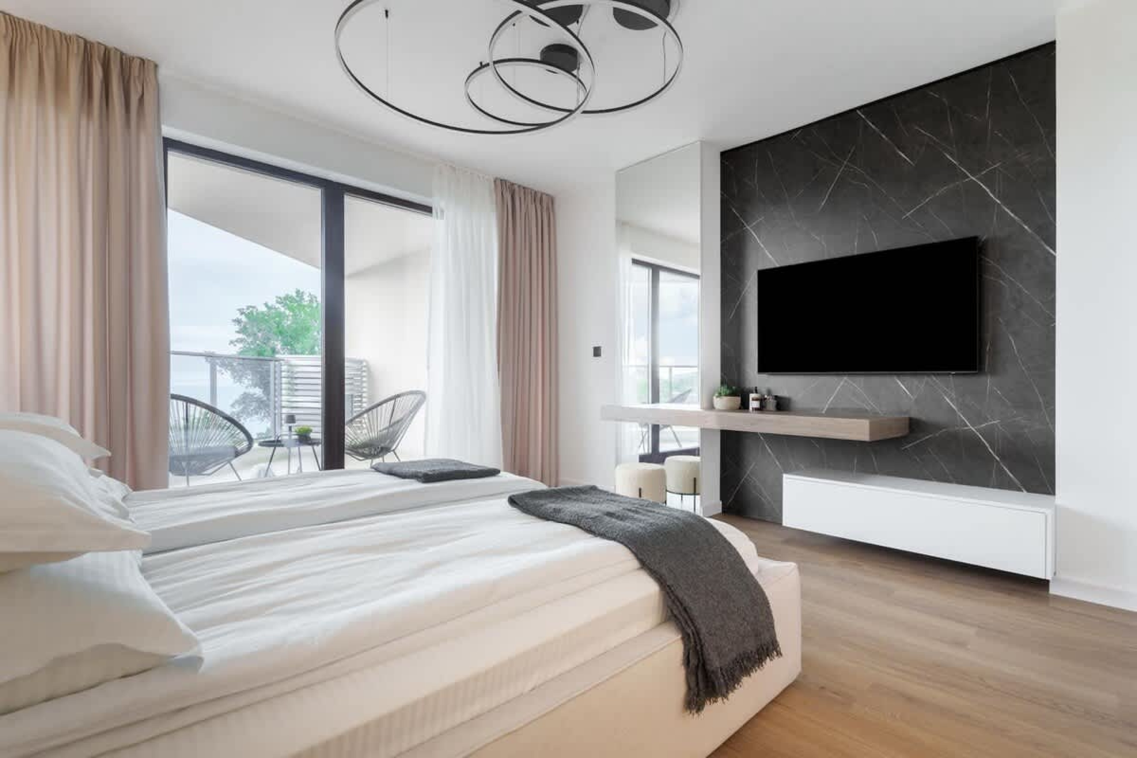 Scoutaround White Logo