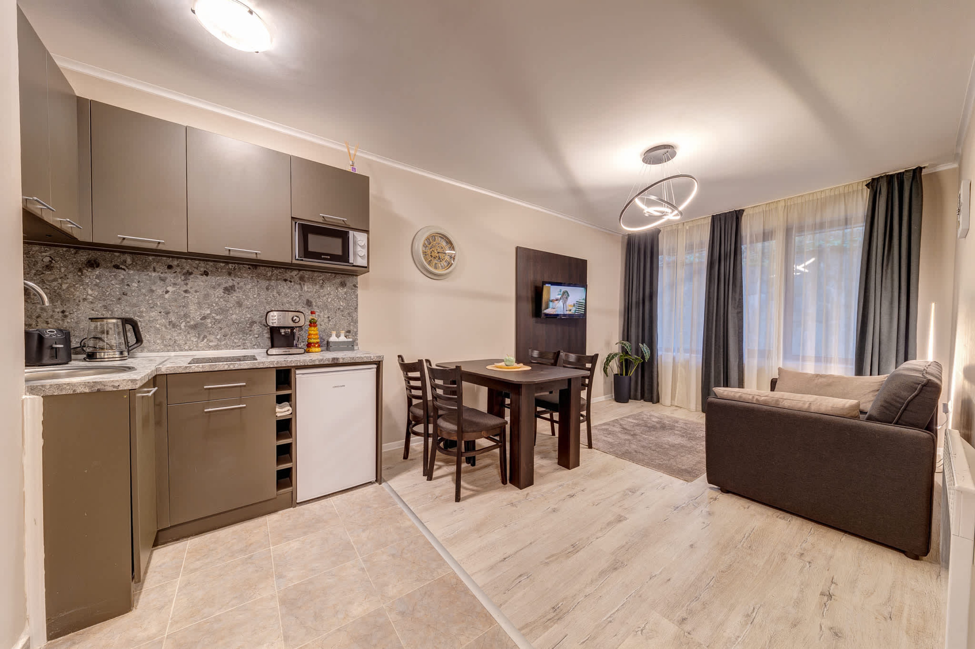 Scoutaround White Logo