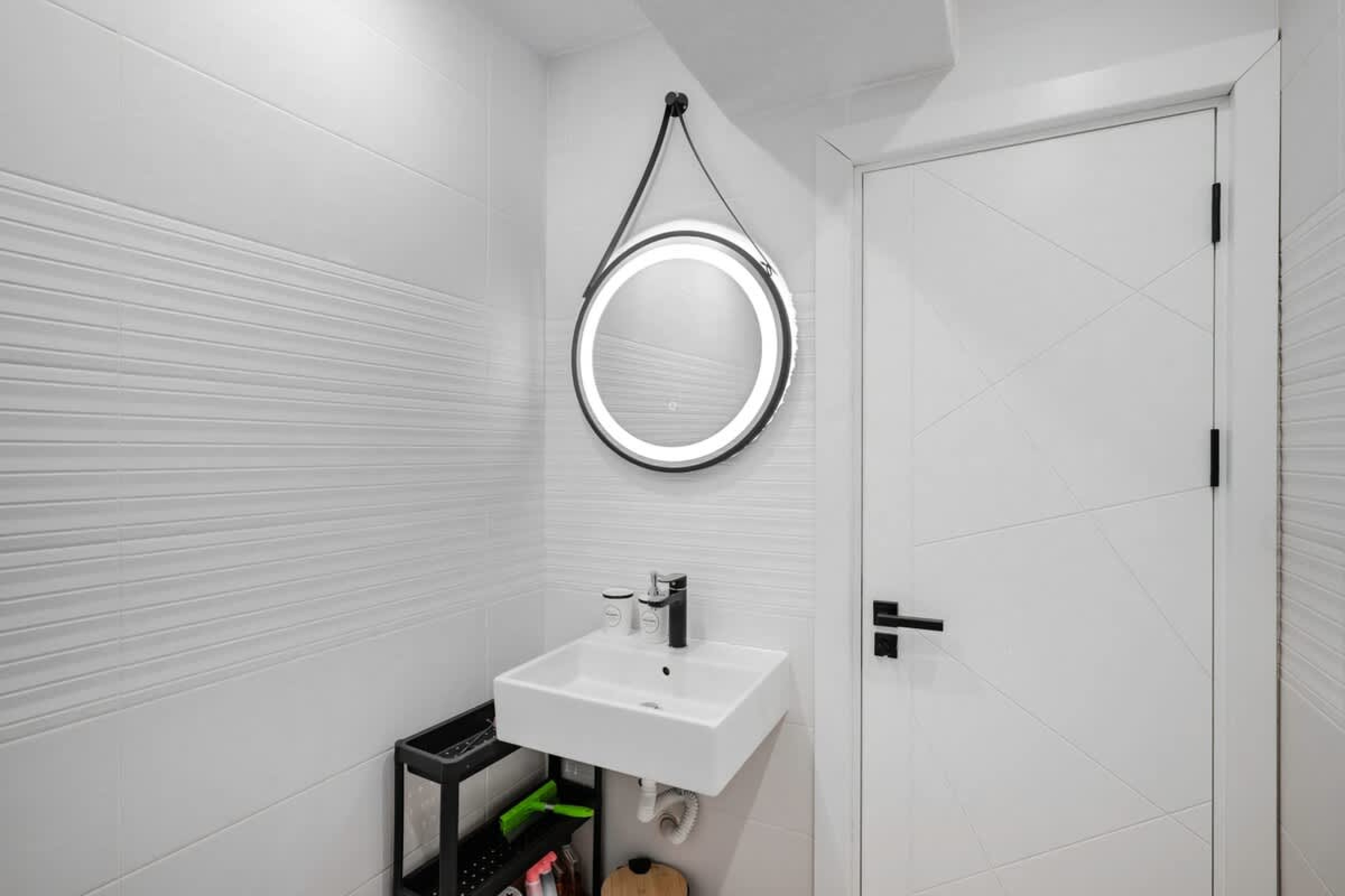 Scoutaround White Logo