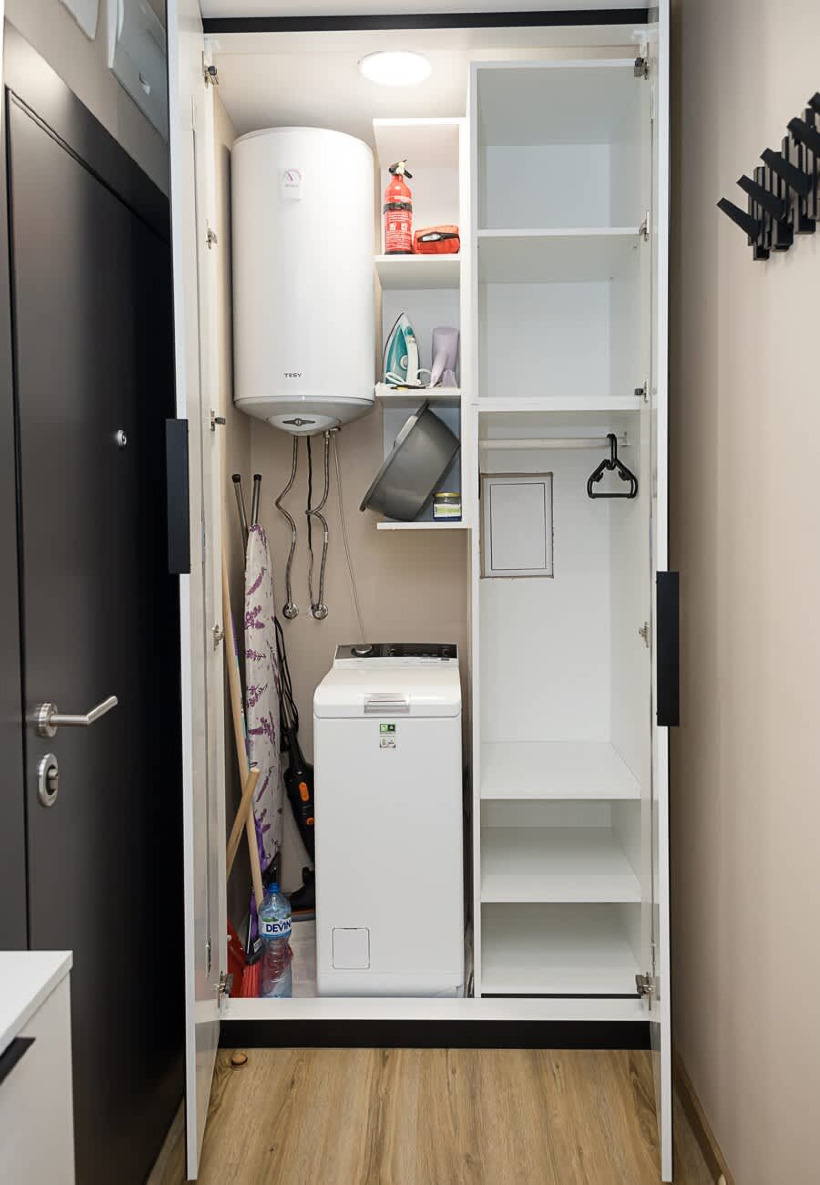 Scoutaround White Logo