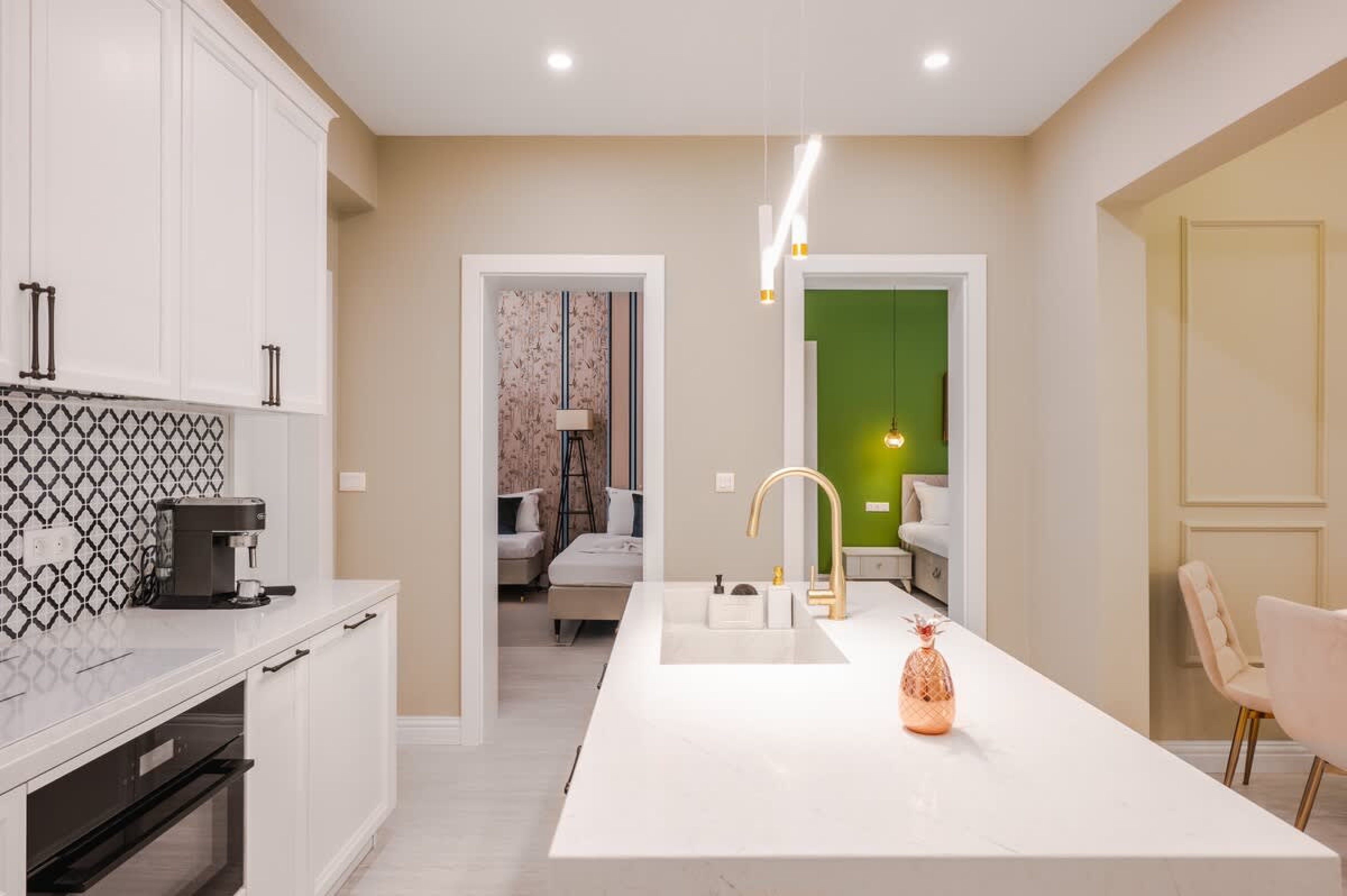 Central Stylish Suite &amp; Studio with Shared Terrace - Photo 11