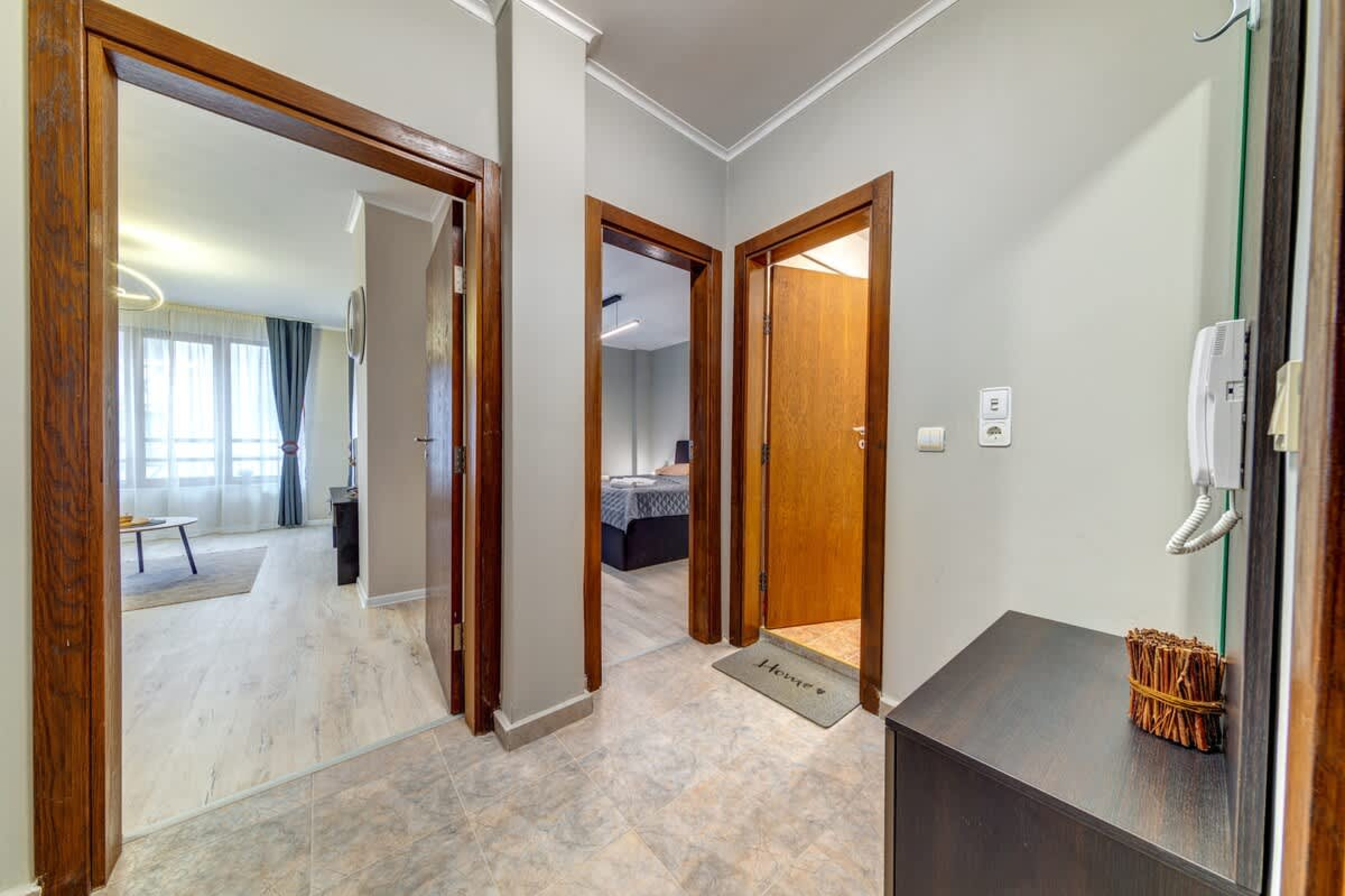 Scoutaround White Logo