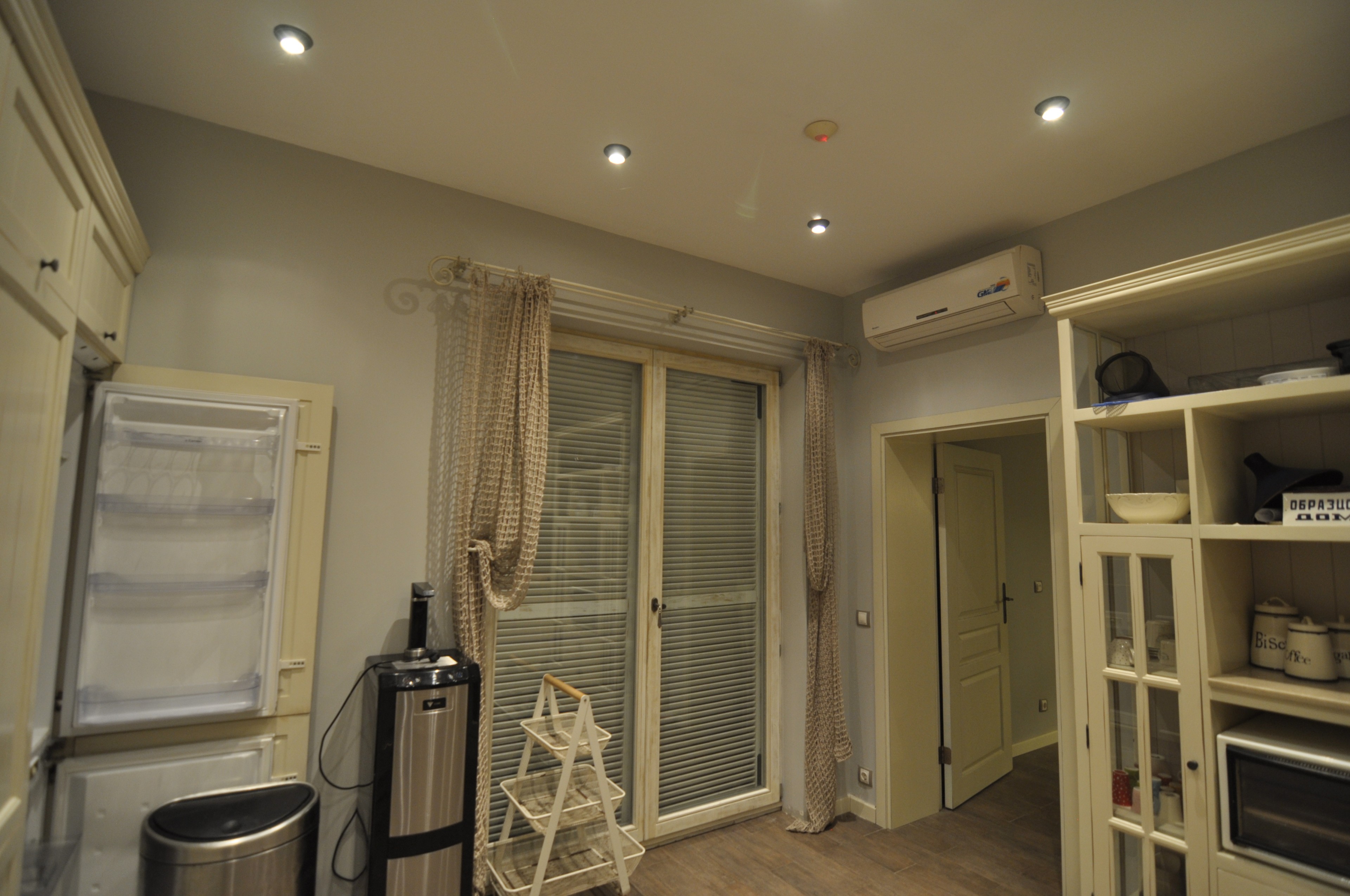 Scoutaround White Logo