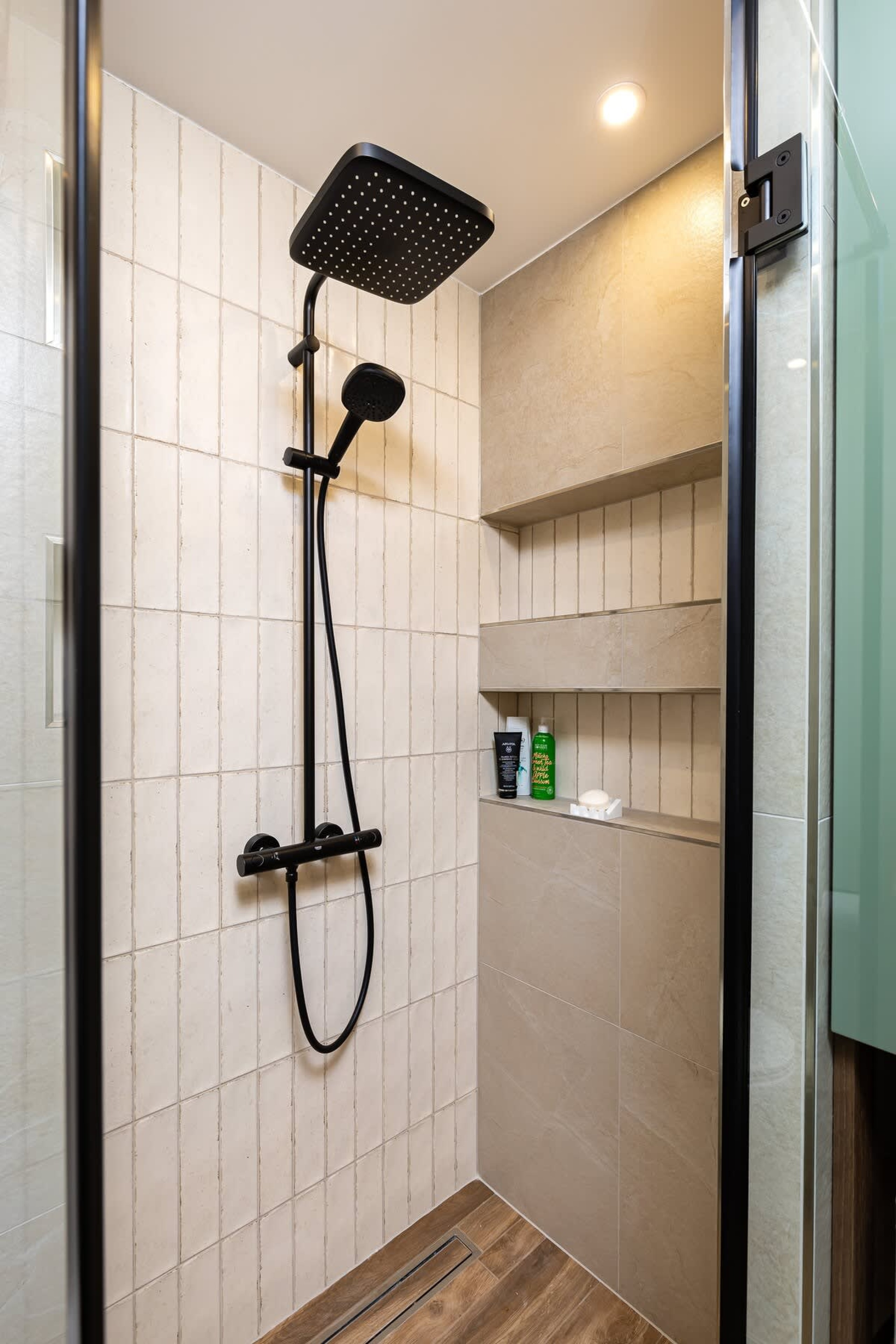 Stylish 1BD with Desk in Karshiaka - Photo 10