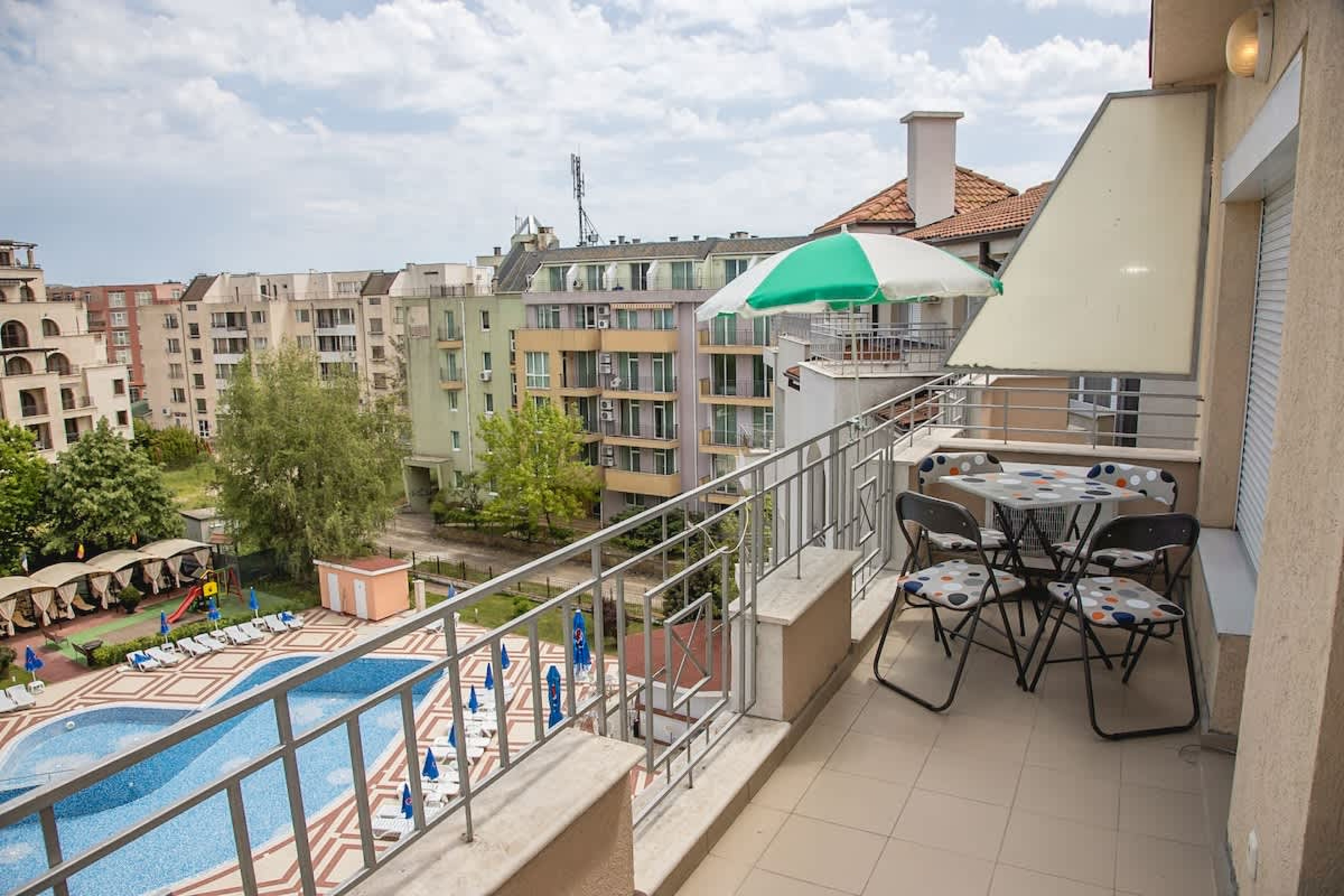 Scoutaround White Logo