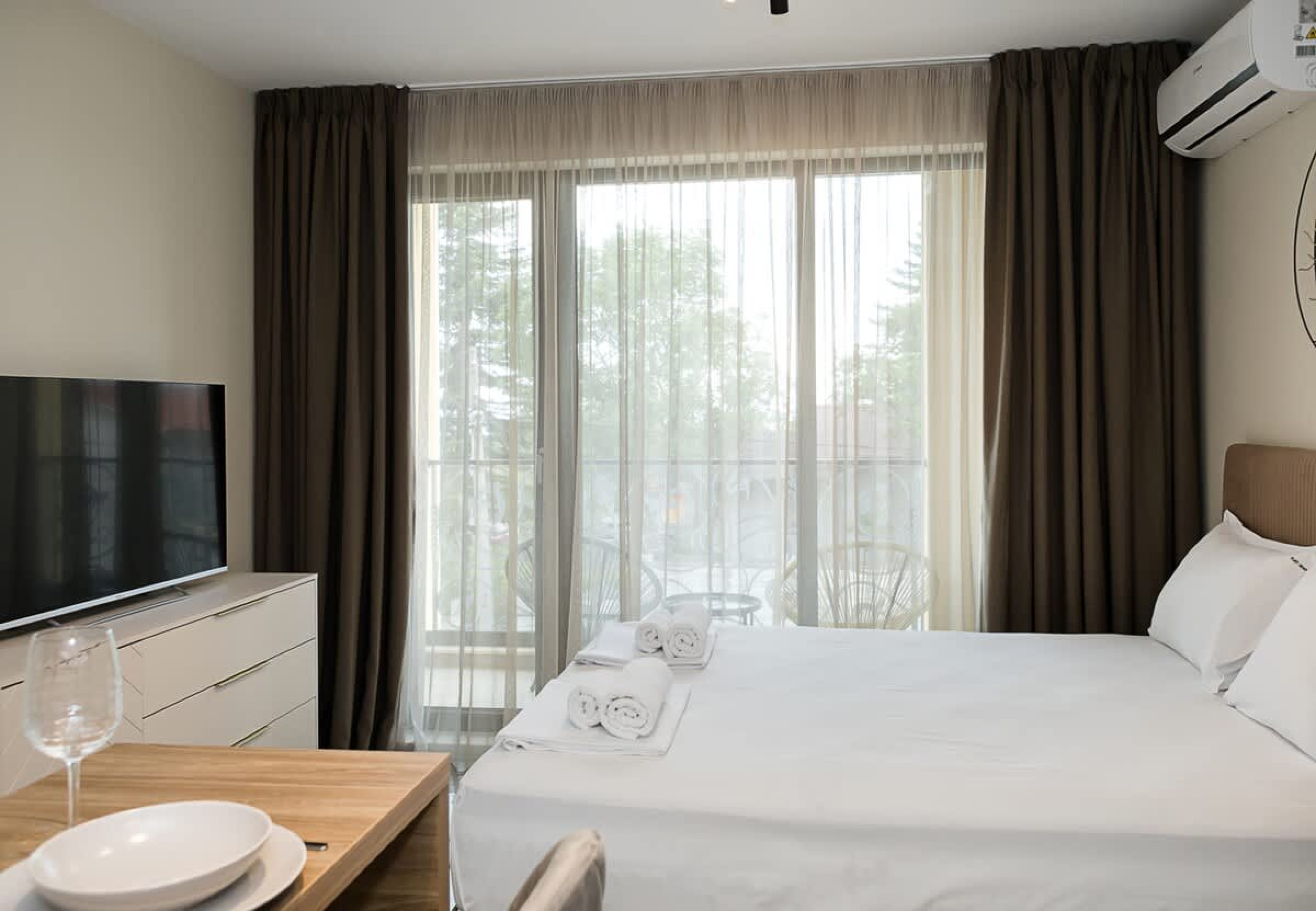 Scoutaround White Logo