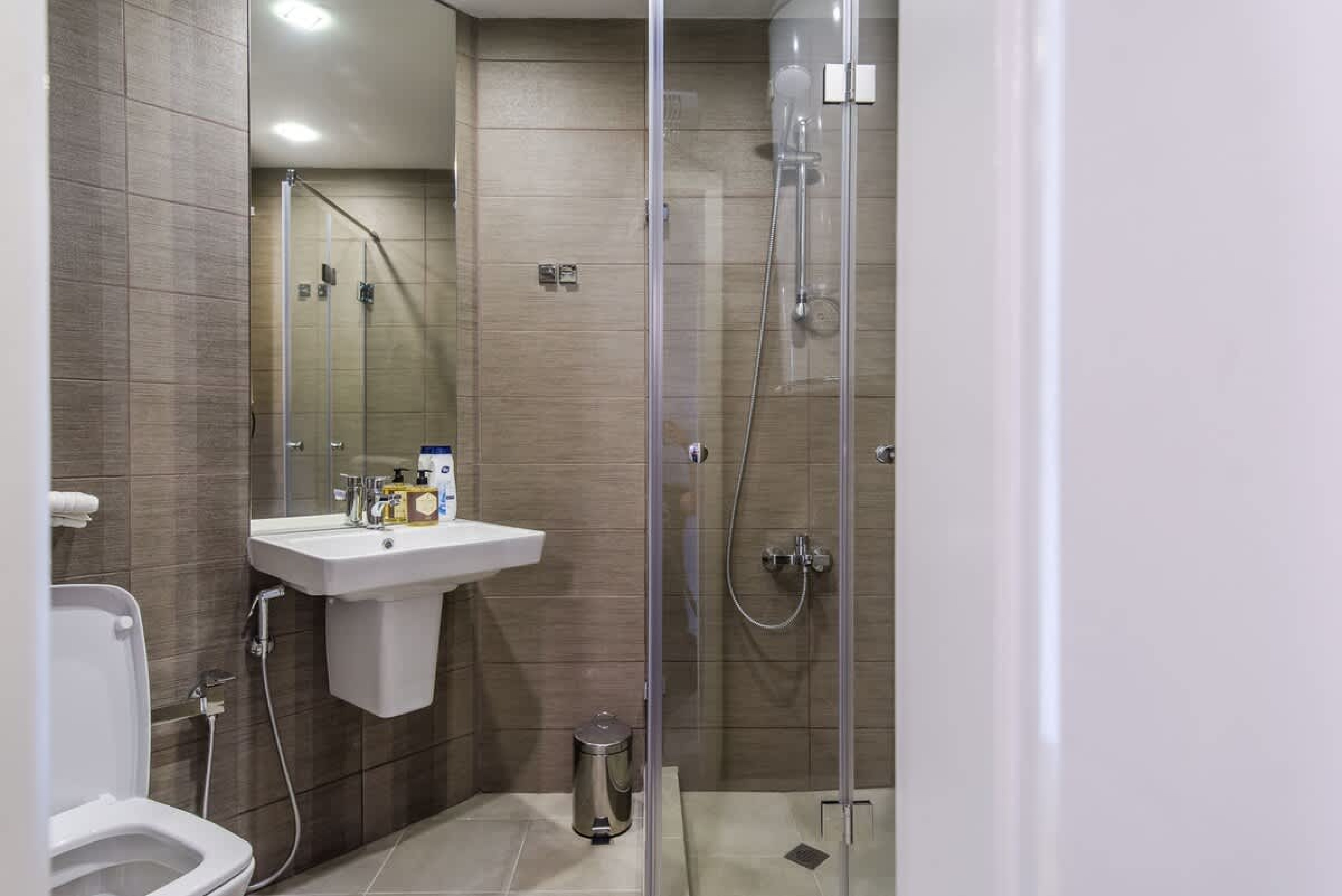 Scoutaround White Logo