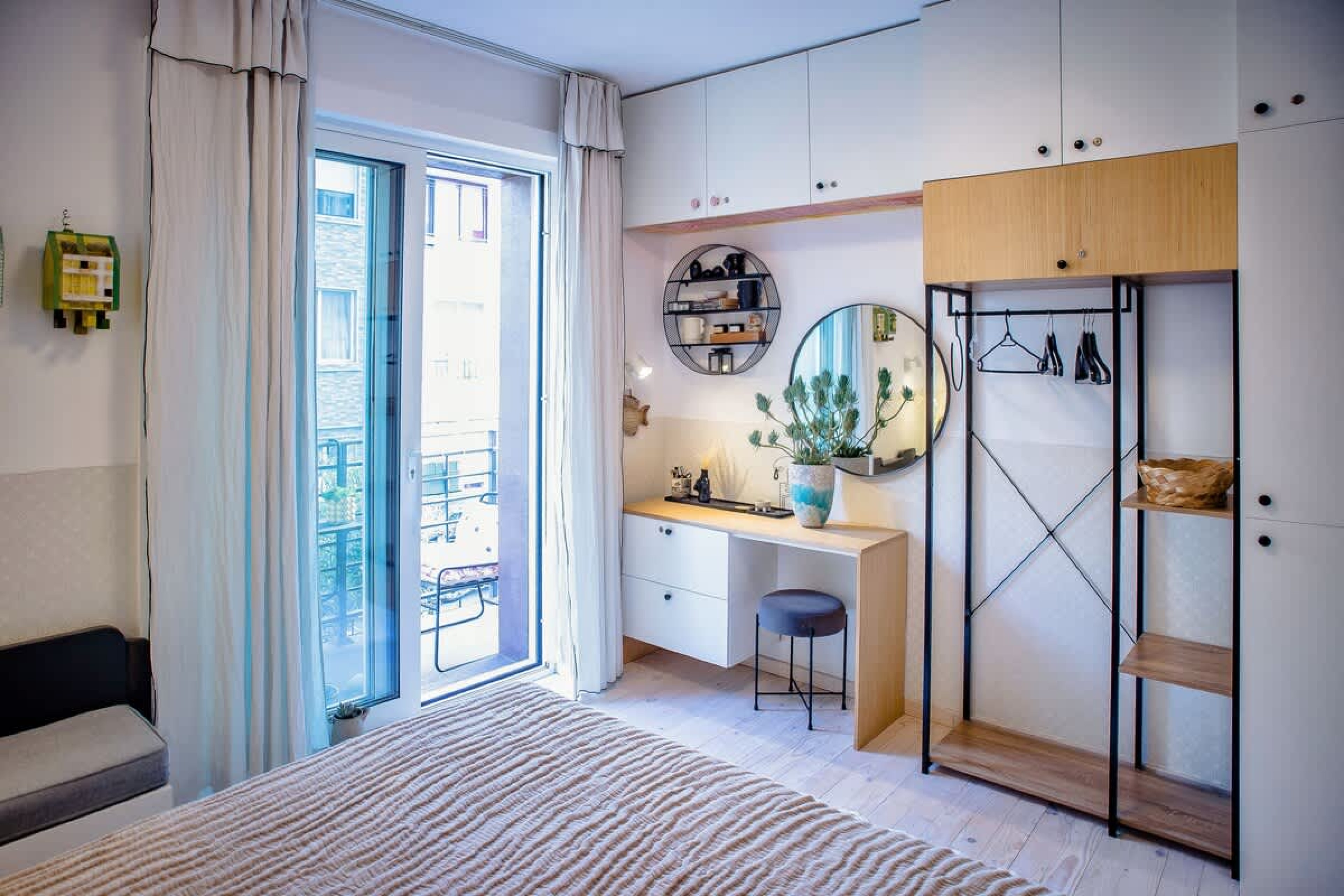 Scoutaround White Logo