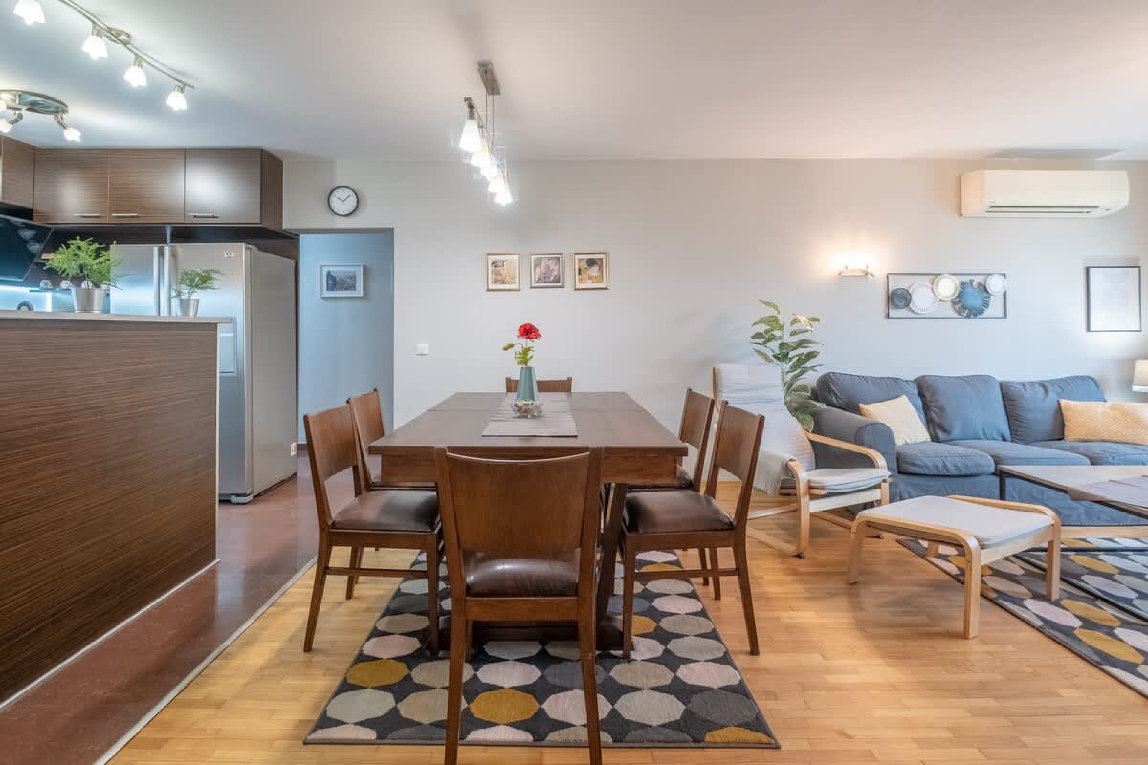 Scoutaround White Logo