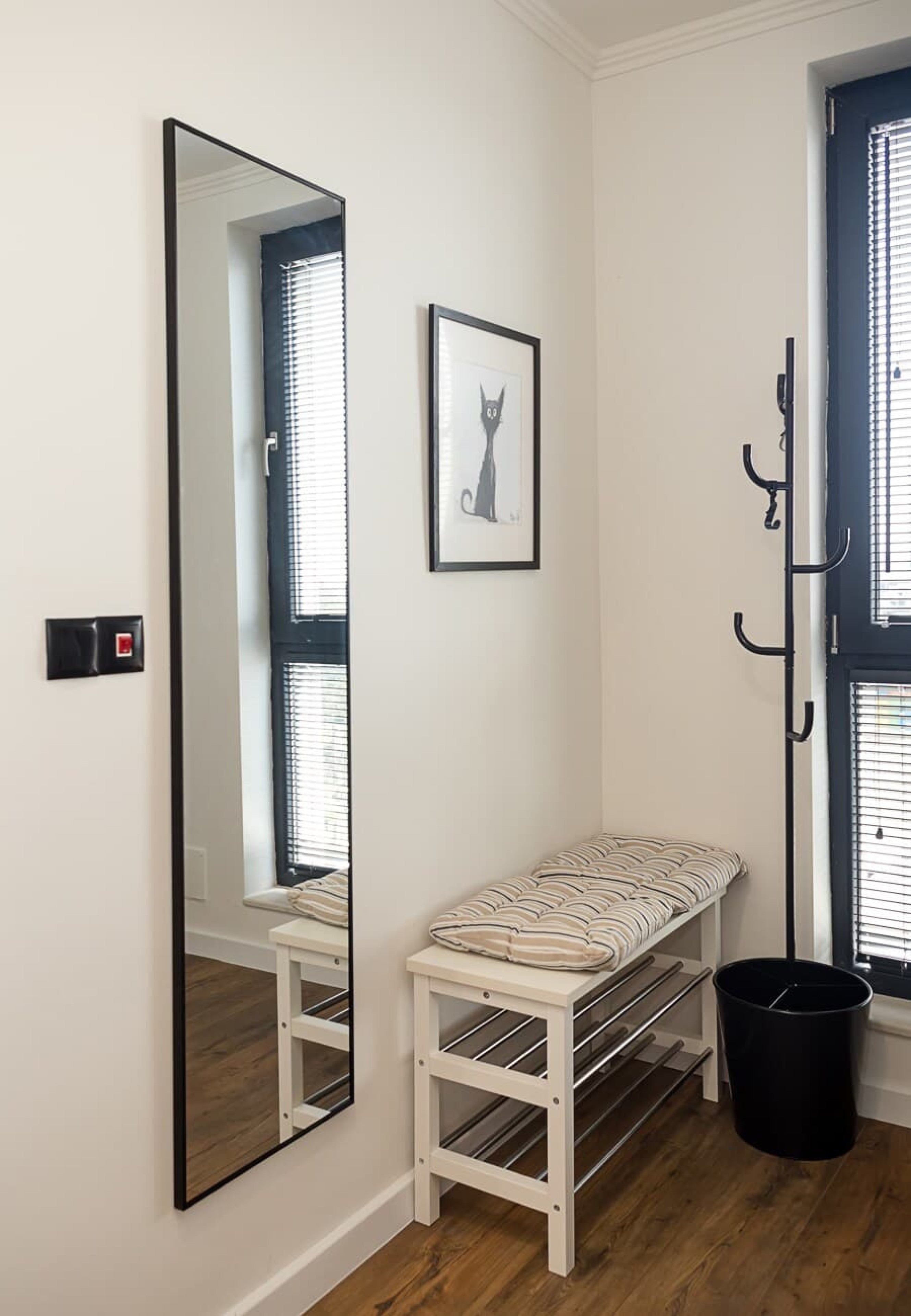 Scoutaround White Logo