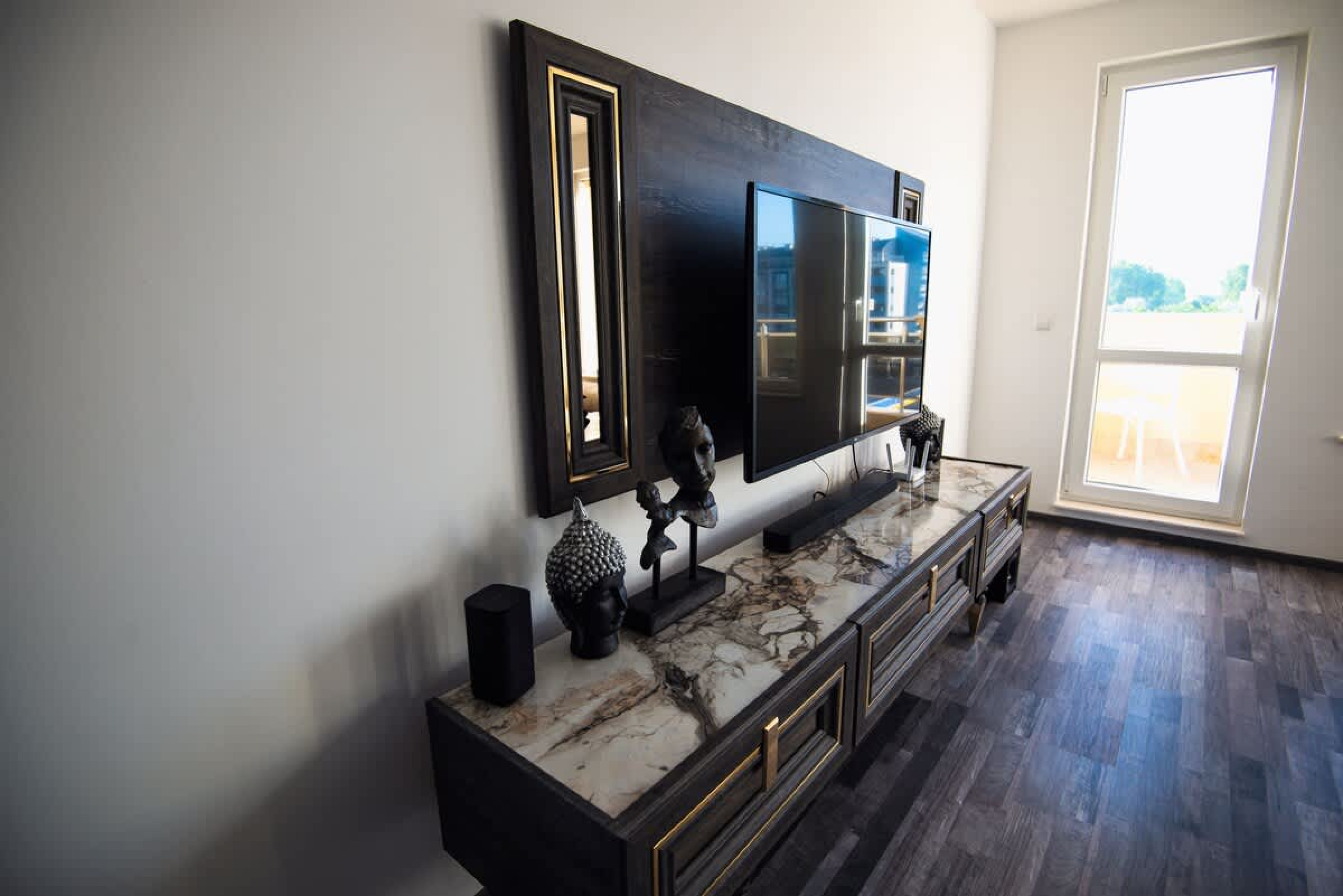 Scoutaround White Logo