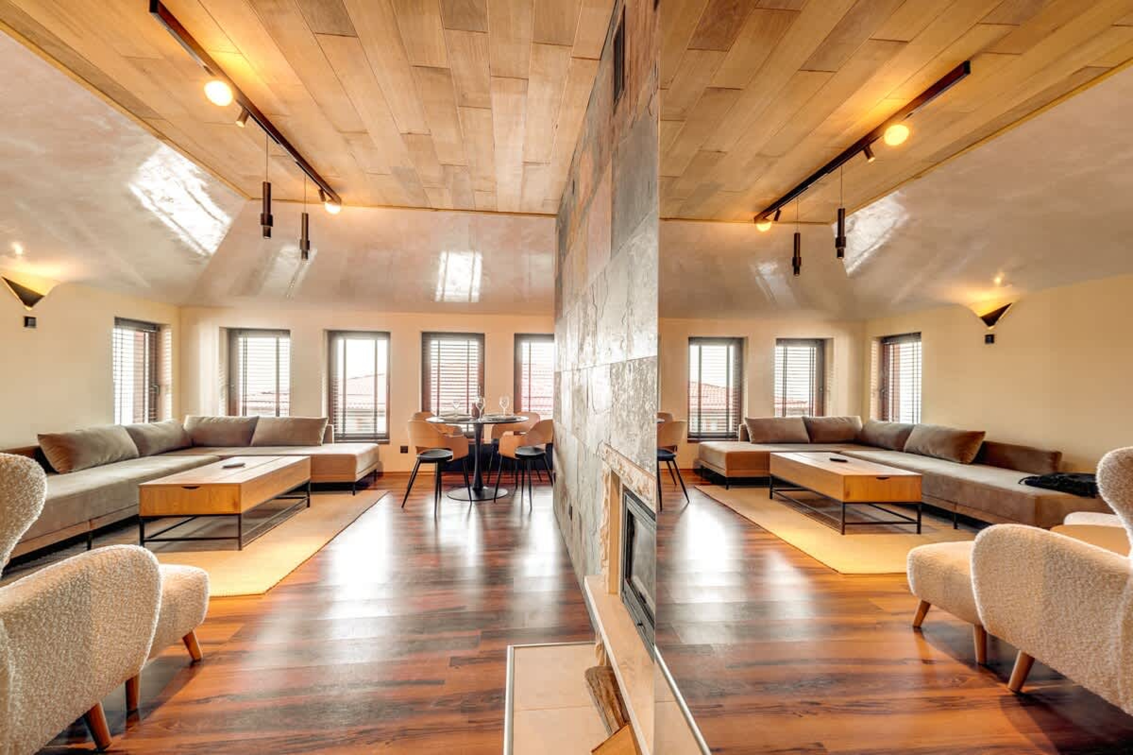 Scoutaround White Logo