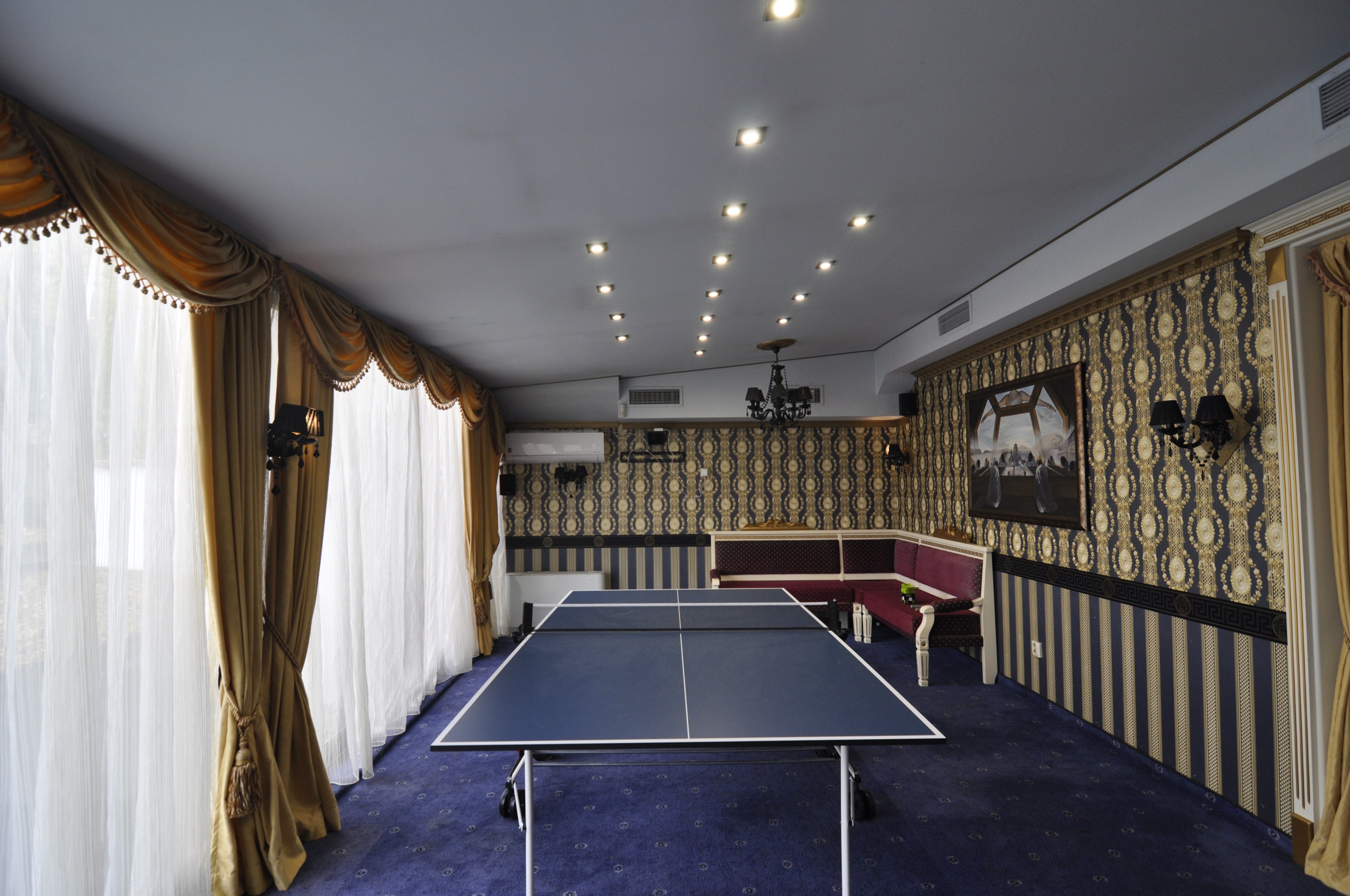 Scoutaround White Logo