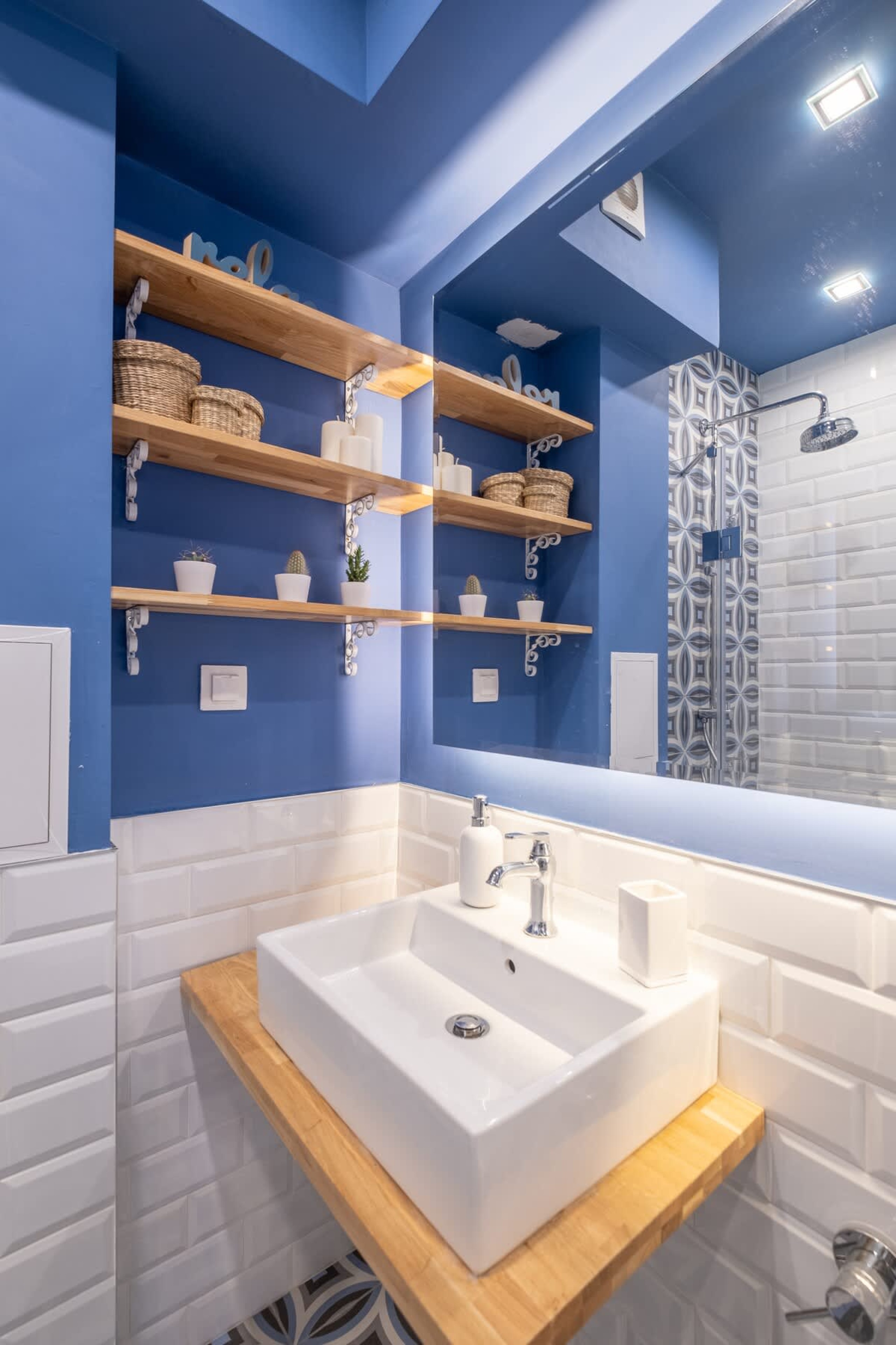 Scoutaround White Logo