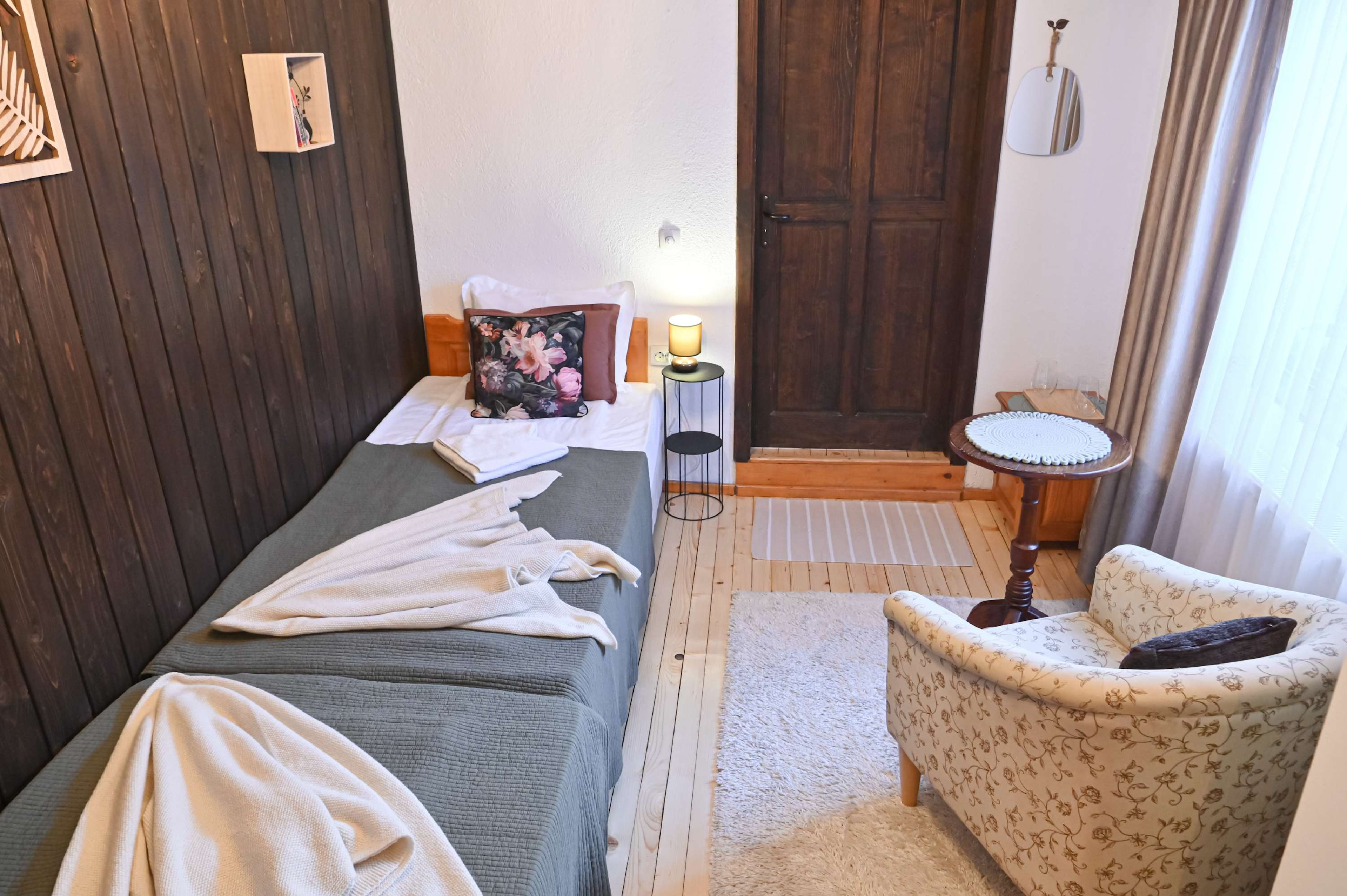 Scoutaround White Logo