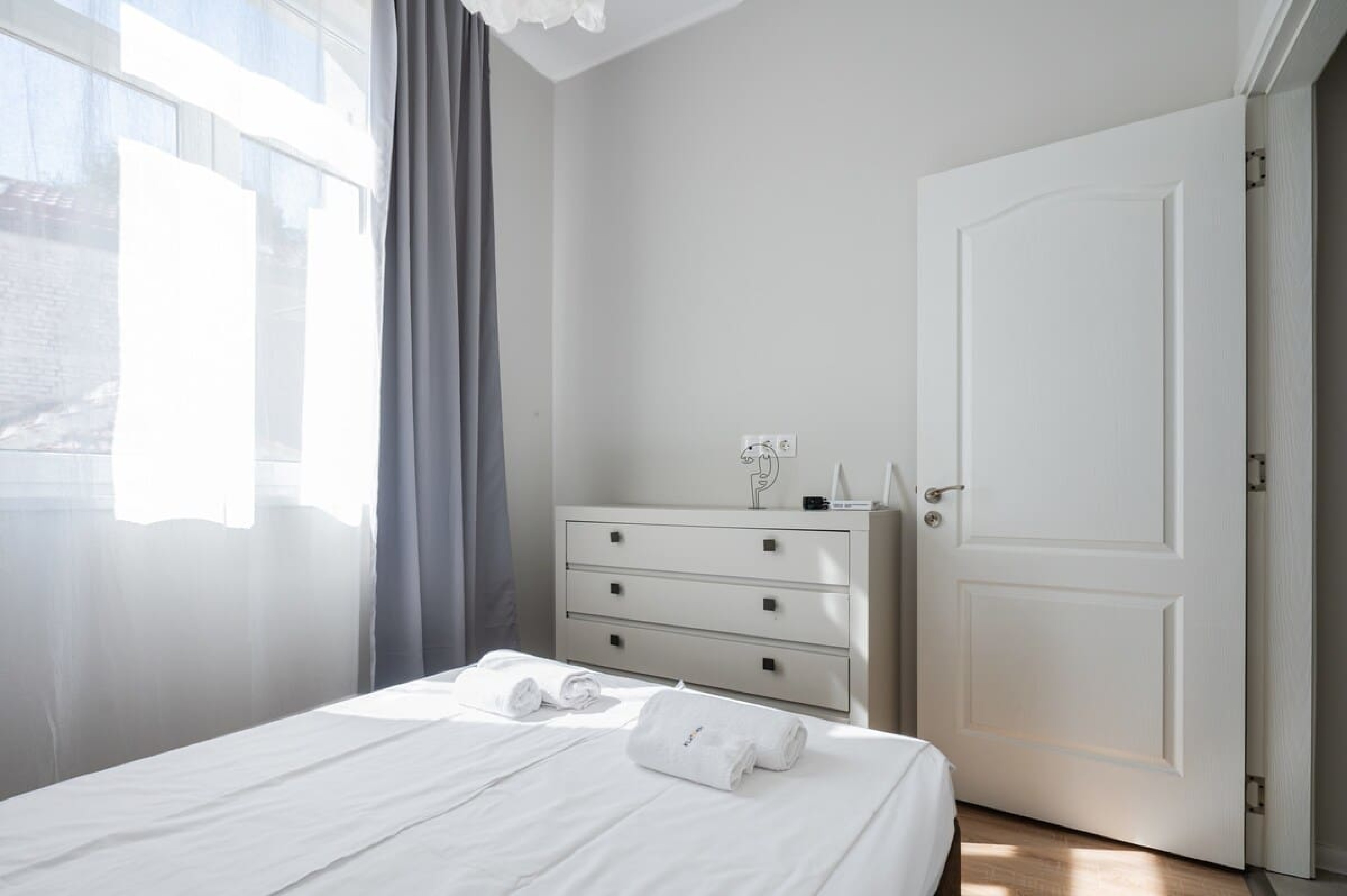 Scoutaround White Logo