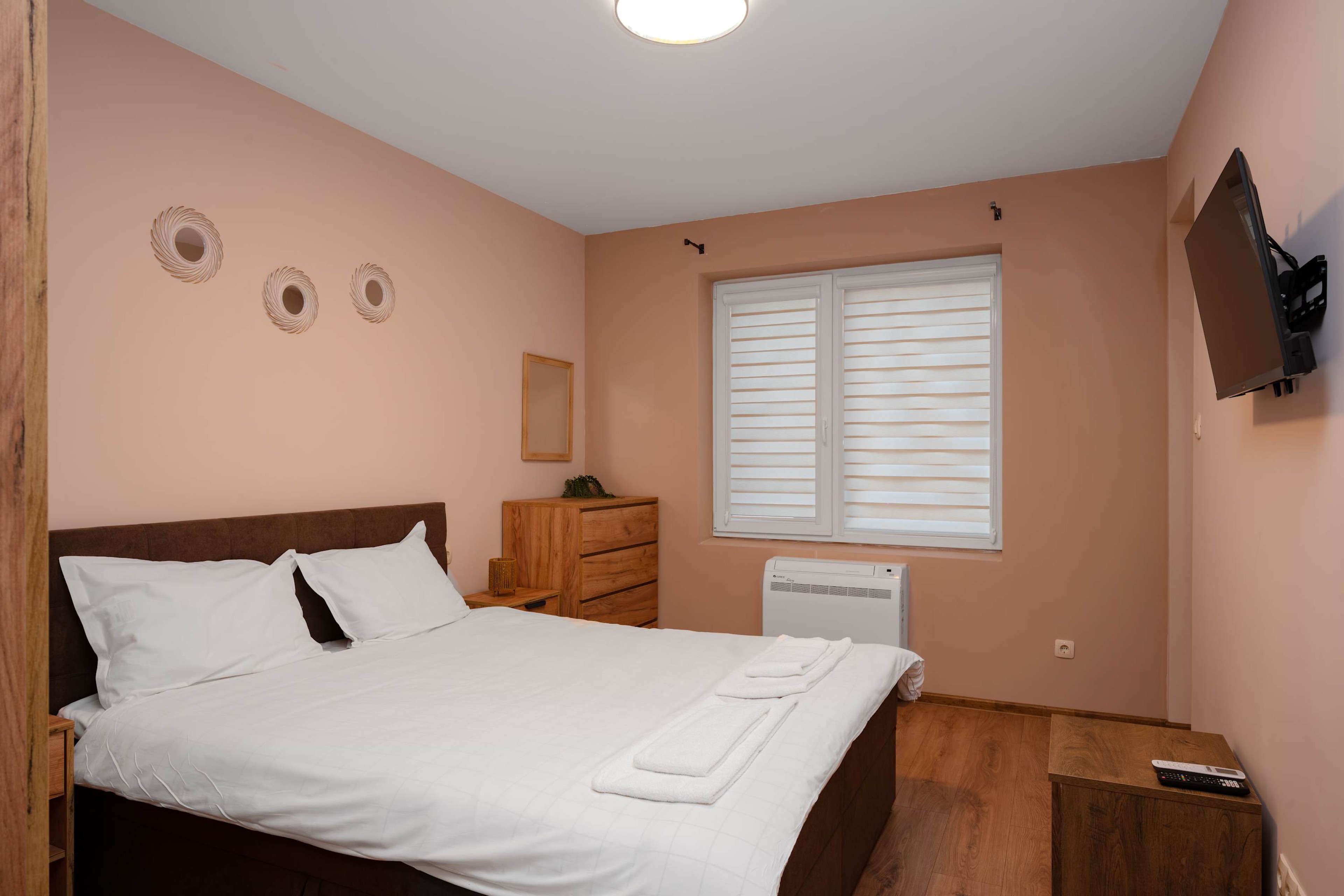 Scoutaround White Logo