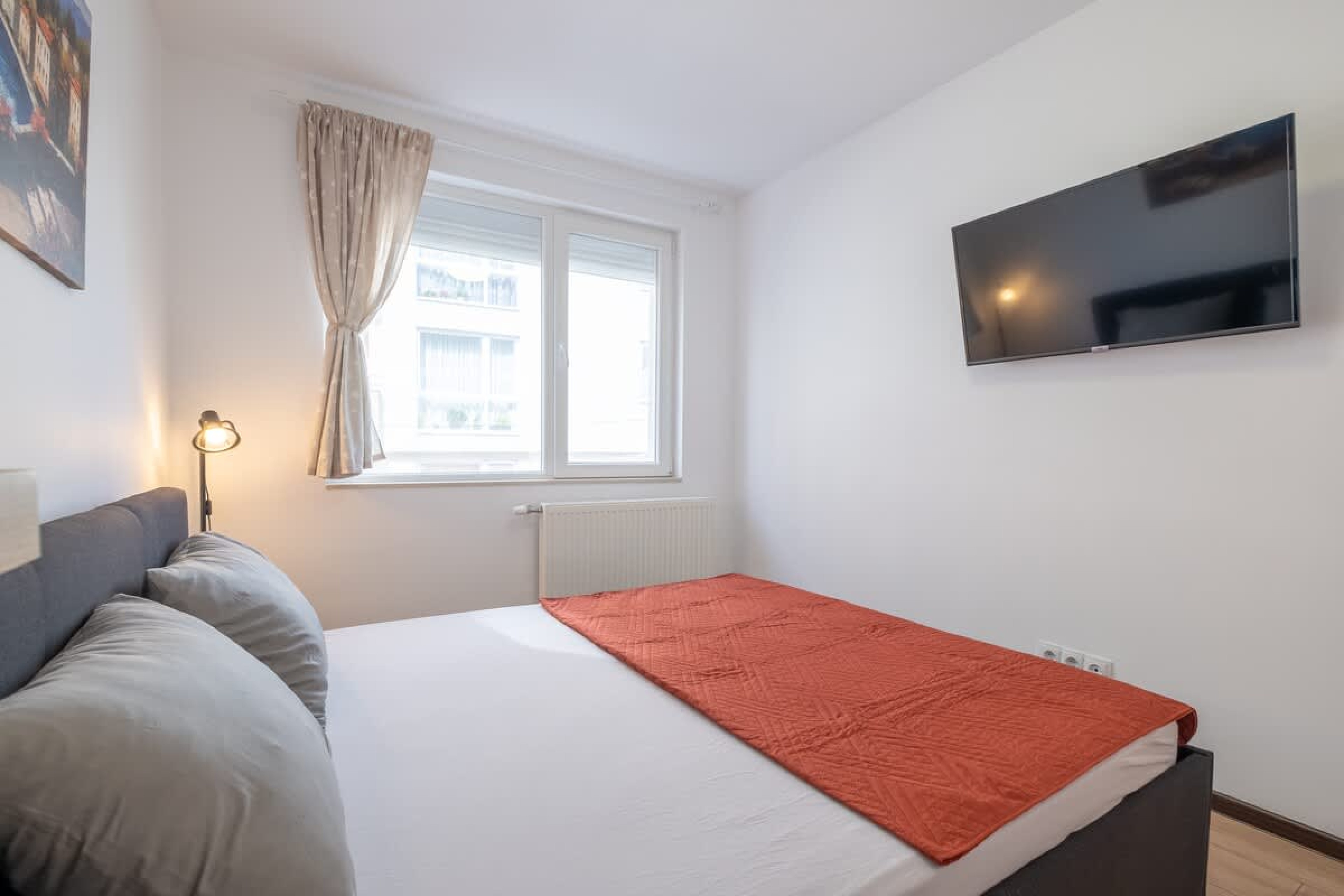 Scoutaround White Logo