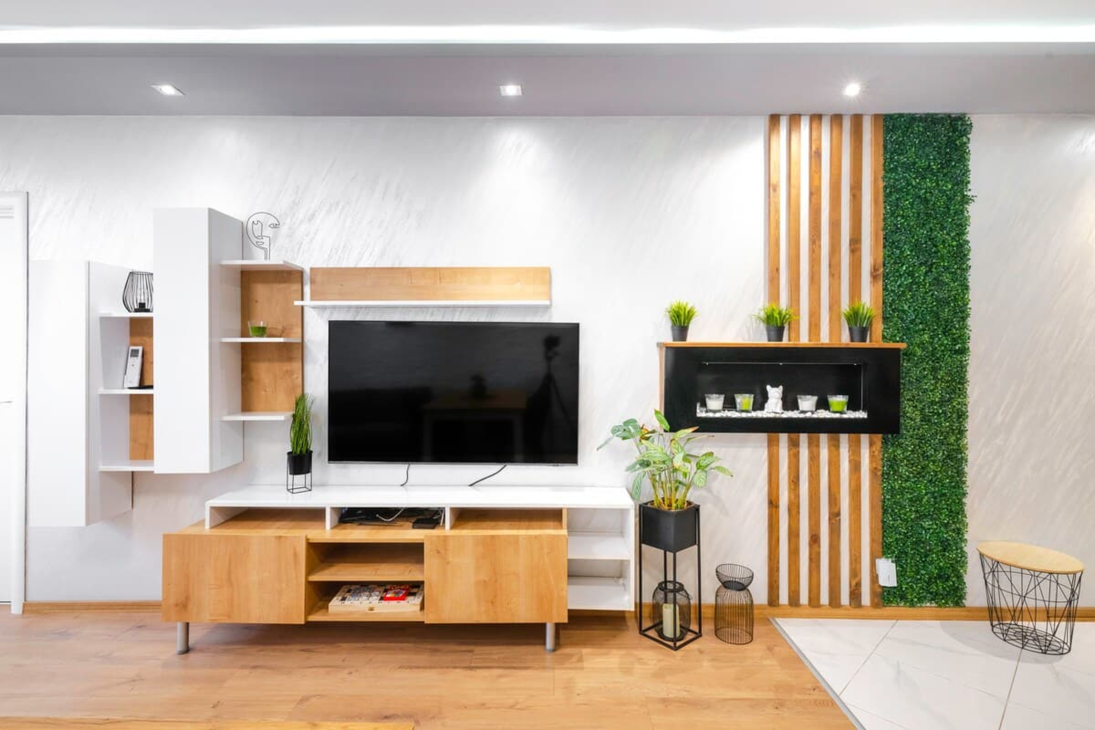 Scoutaround White Logo