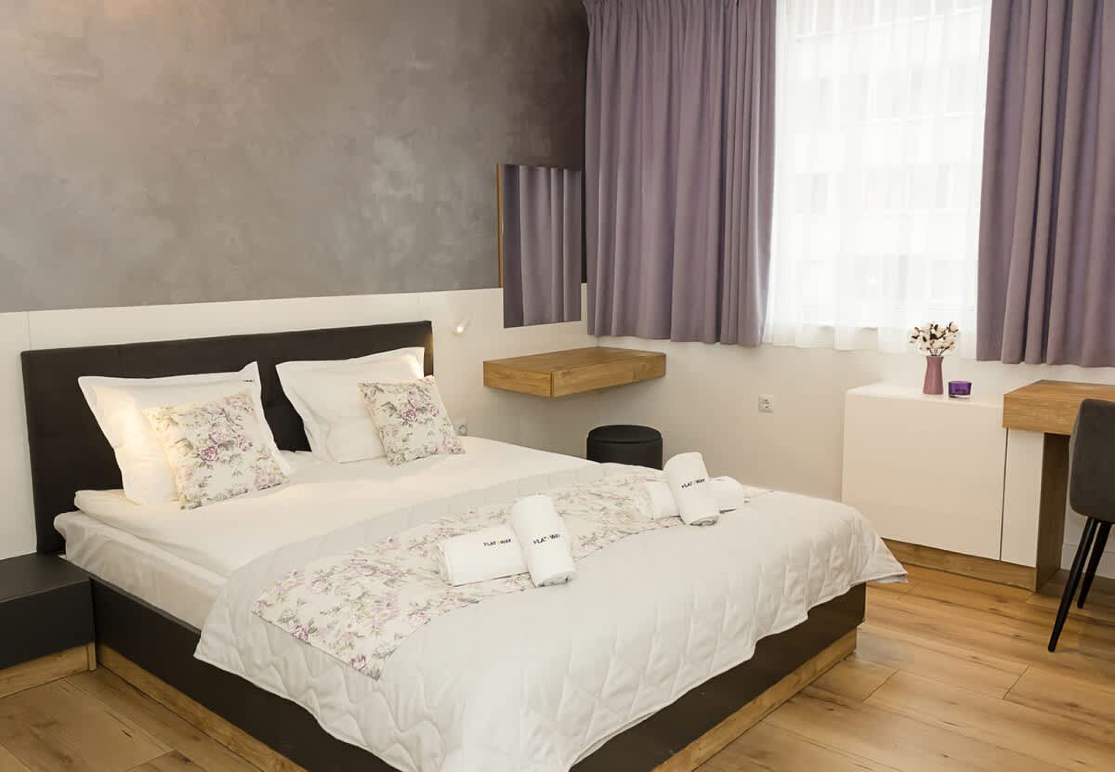 Scoutaround White Logo