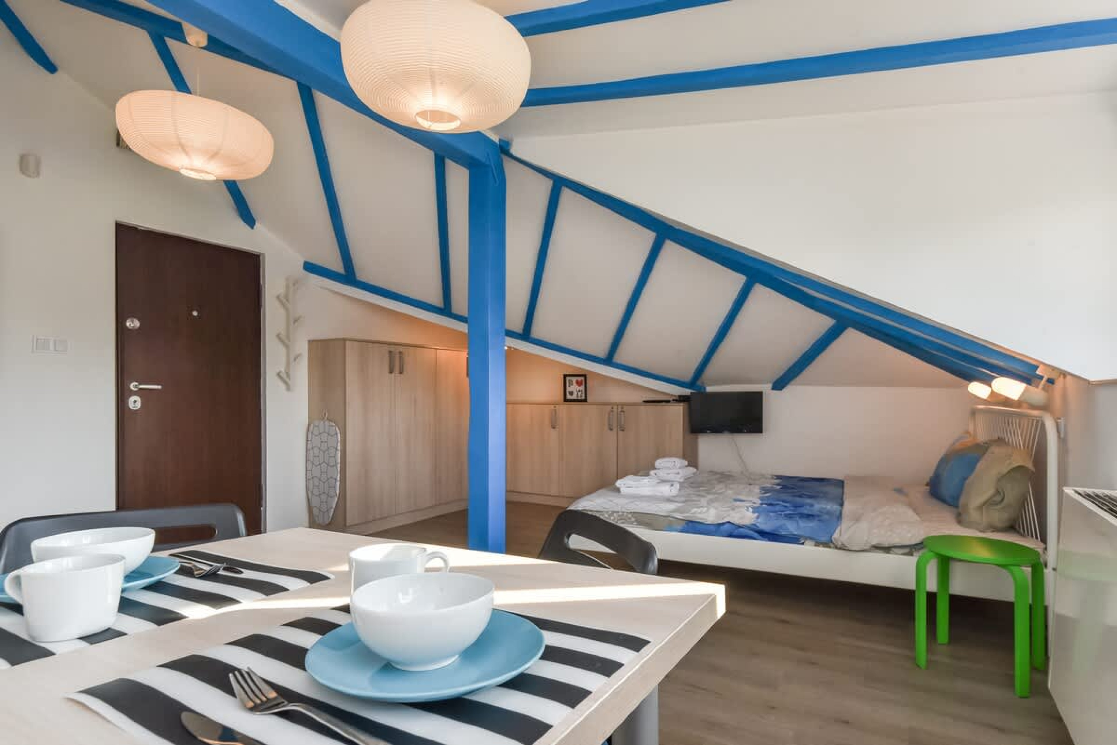 Scoutaround White Logo