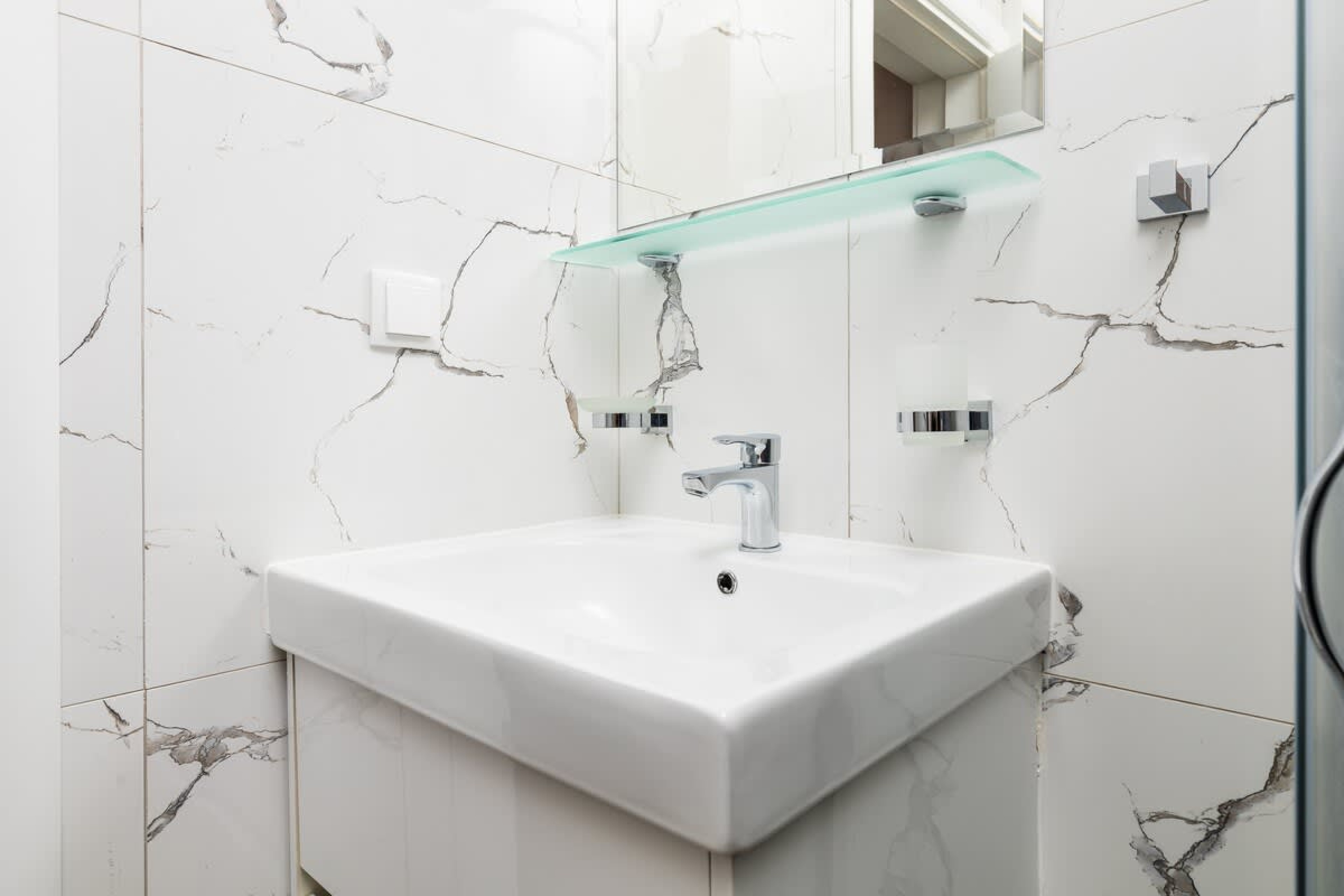 Scoutaround White Logo