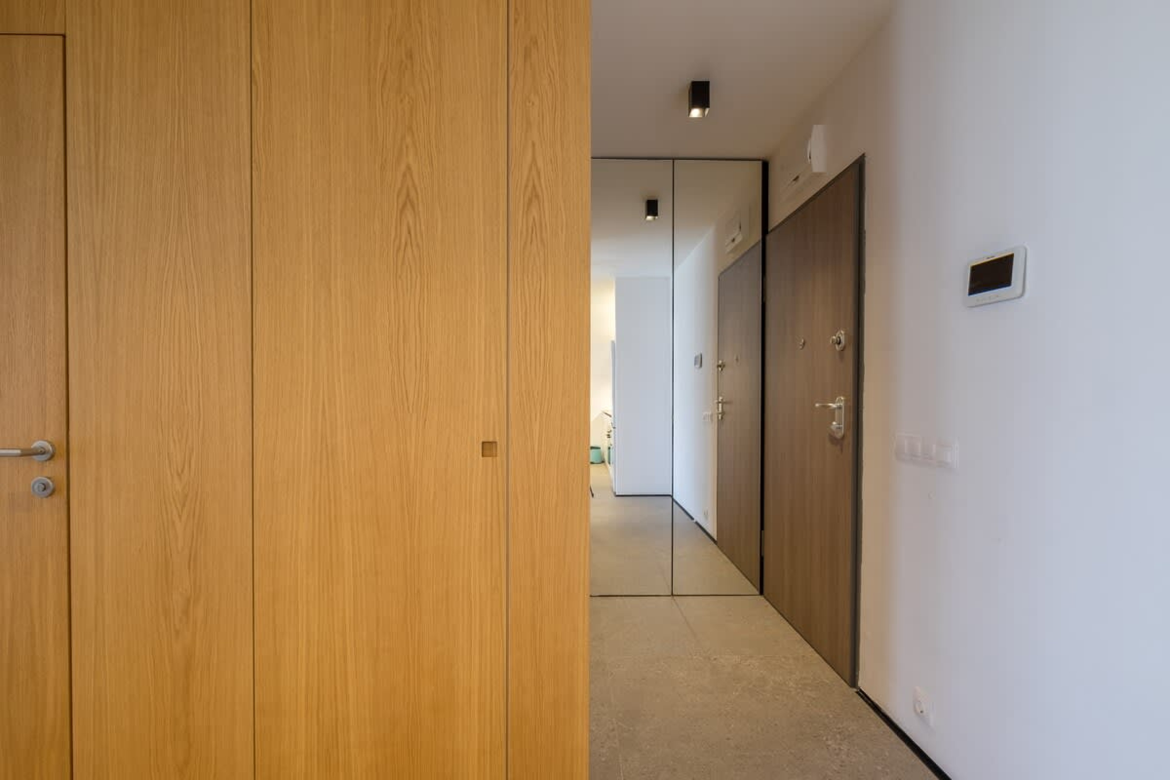 Scoutaround White Logo