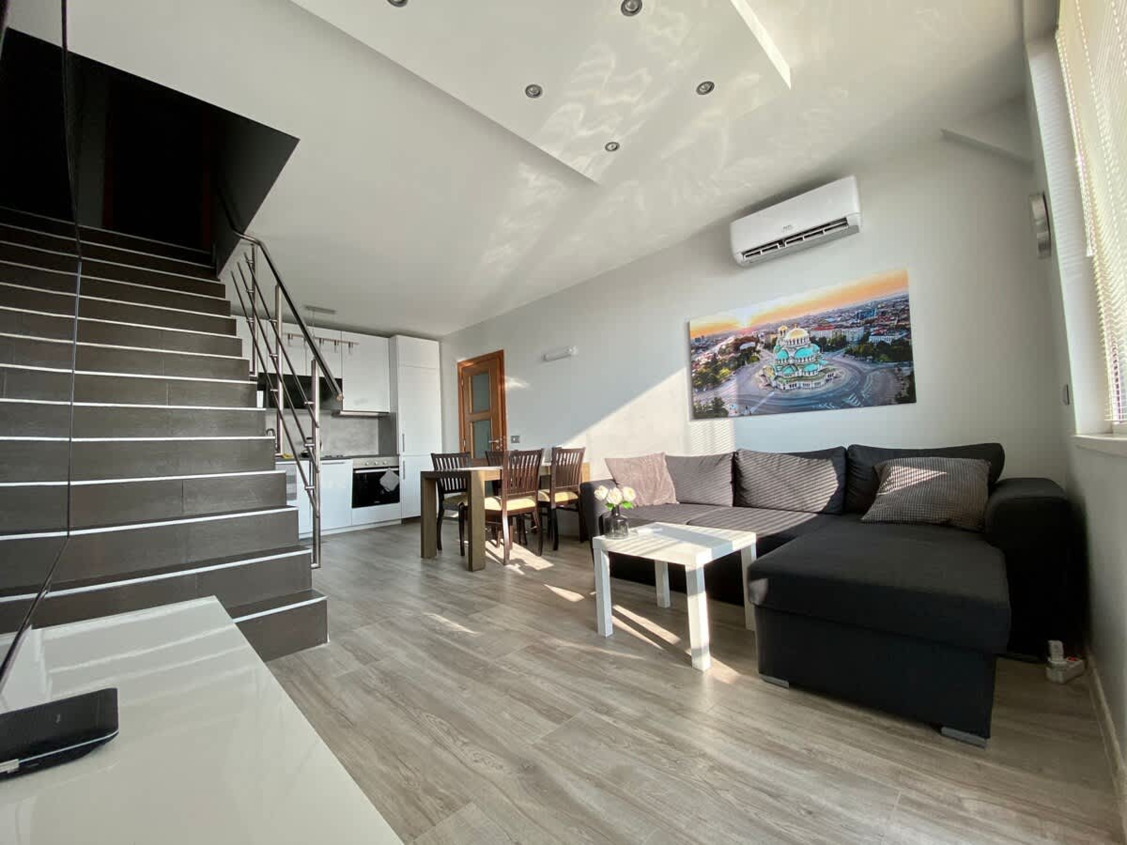 Scoutaround White Logo