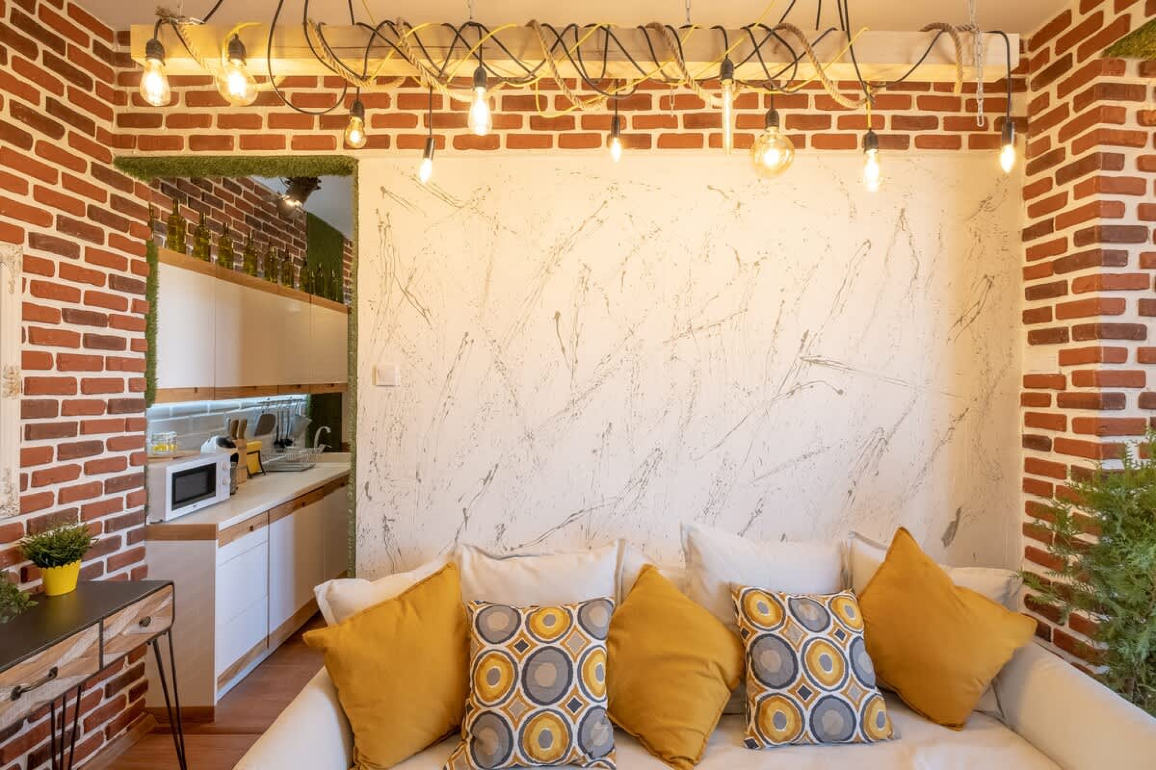 Scoutaround White Logo