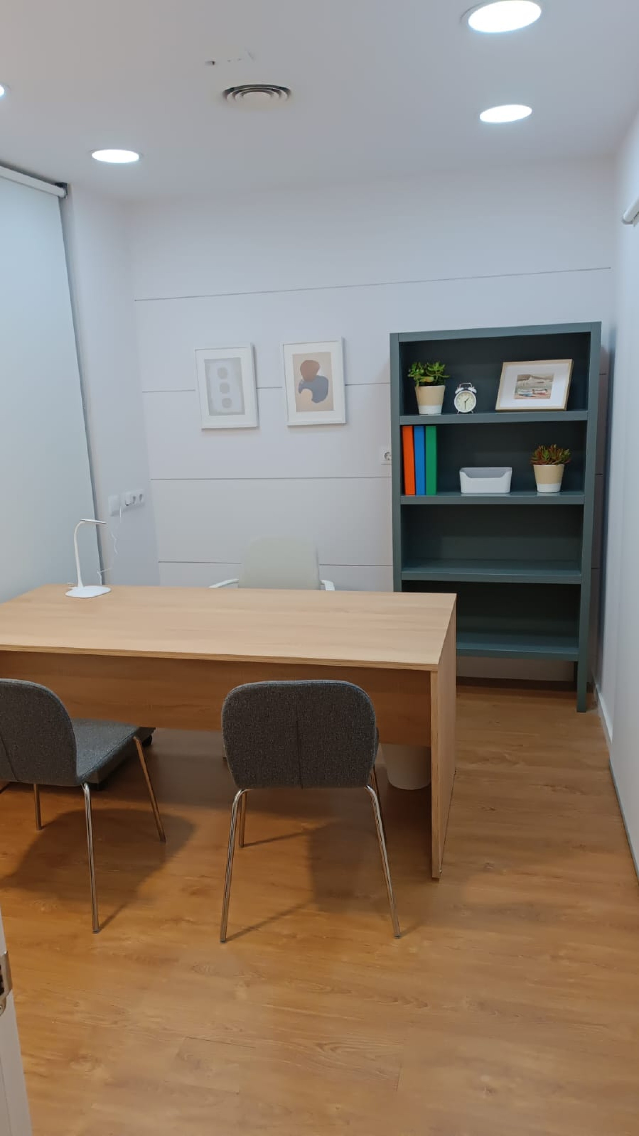 Scoutaround White Logo