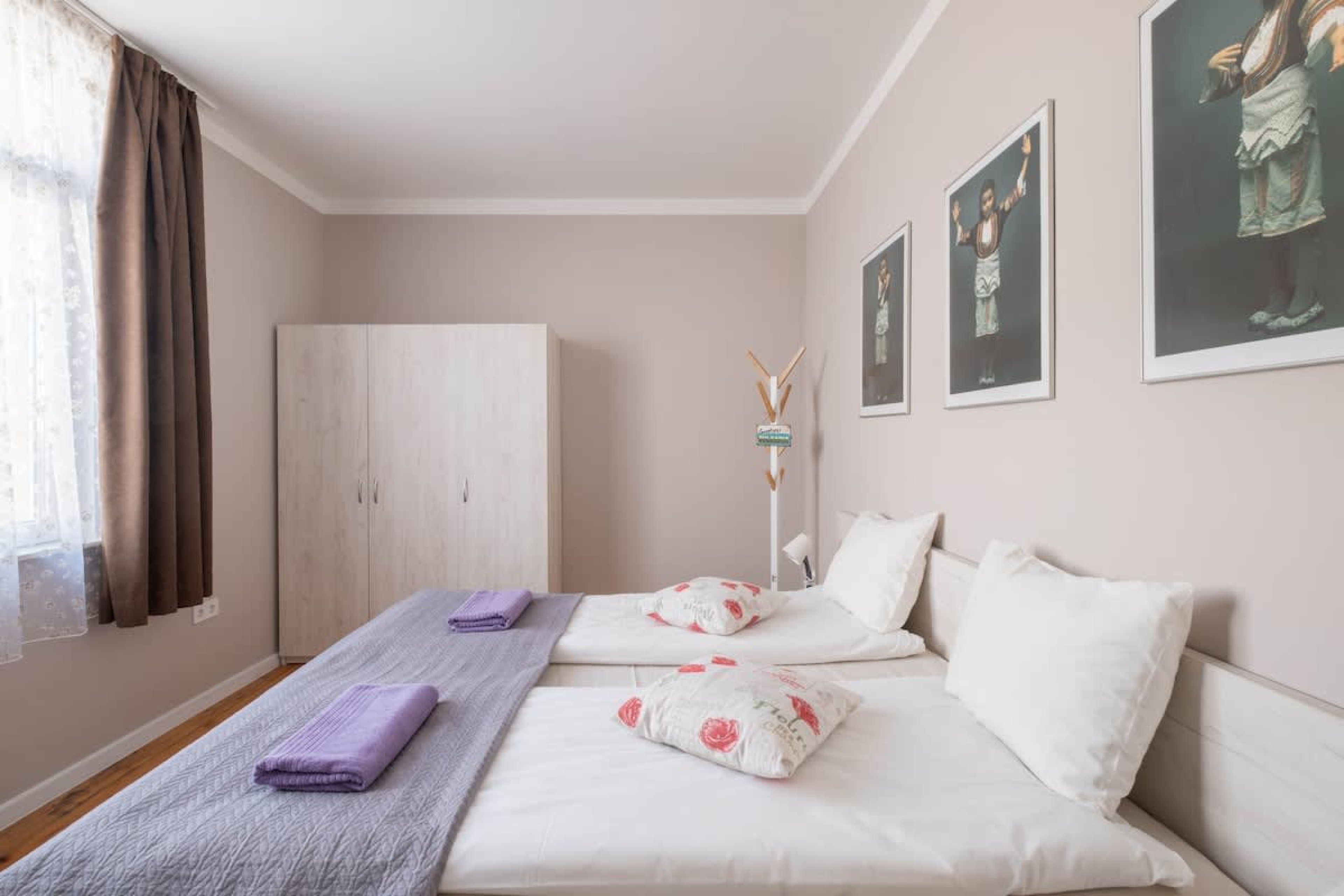 Scoutaround White Logo