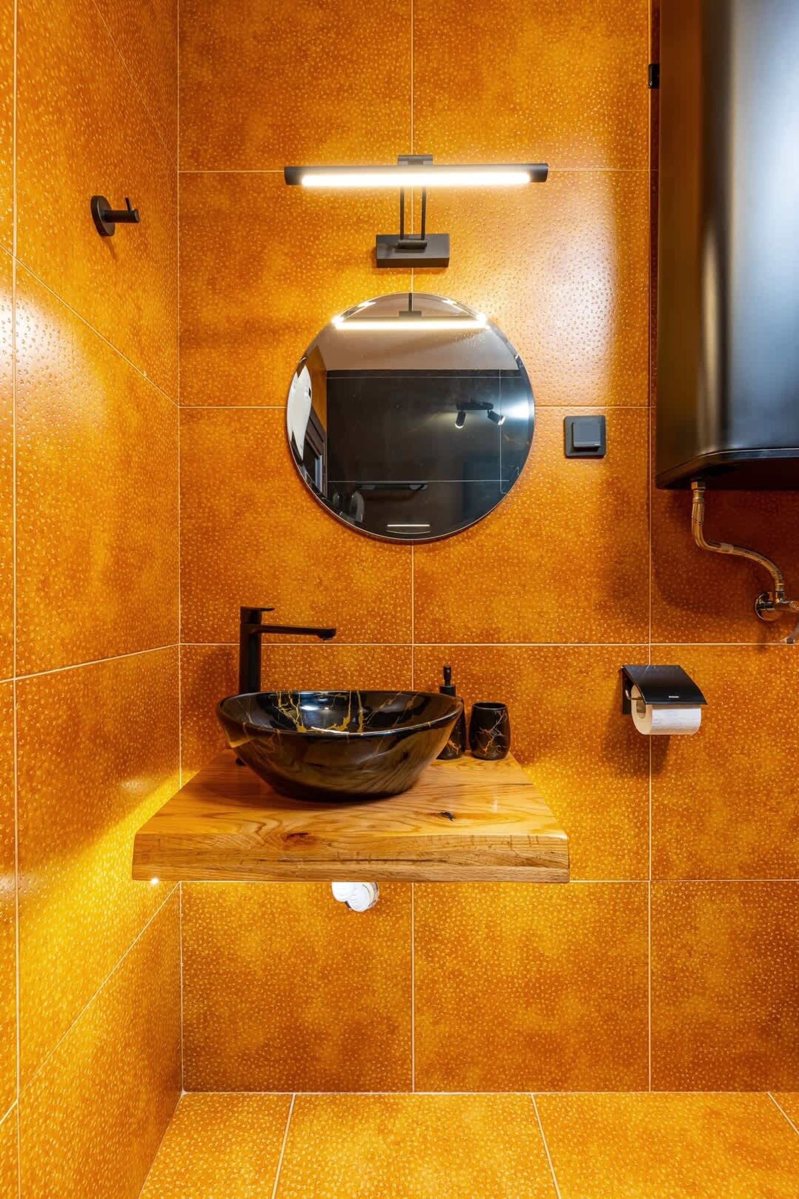 Scoutaround White Logo