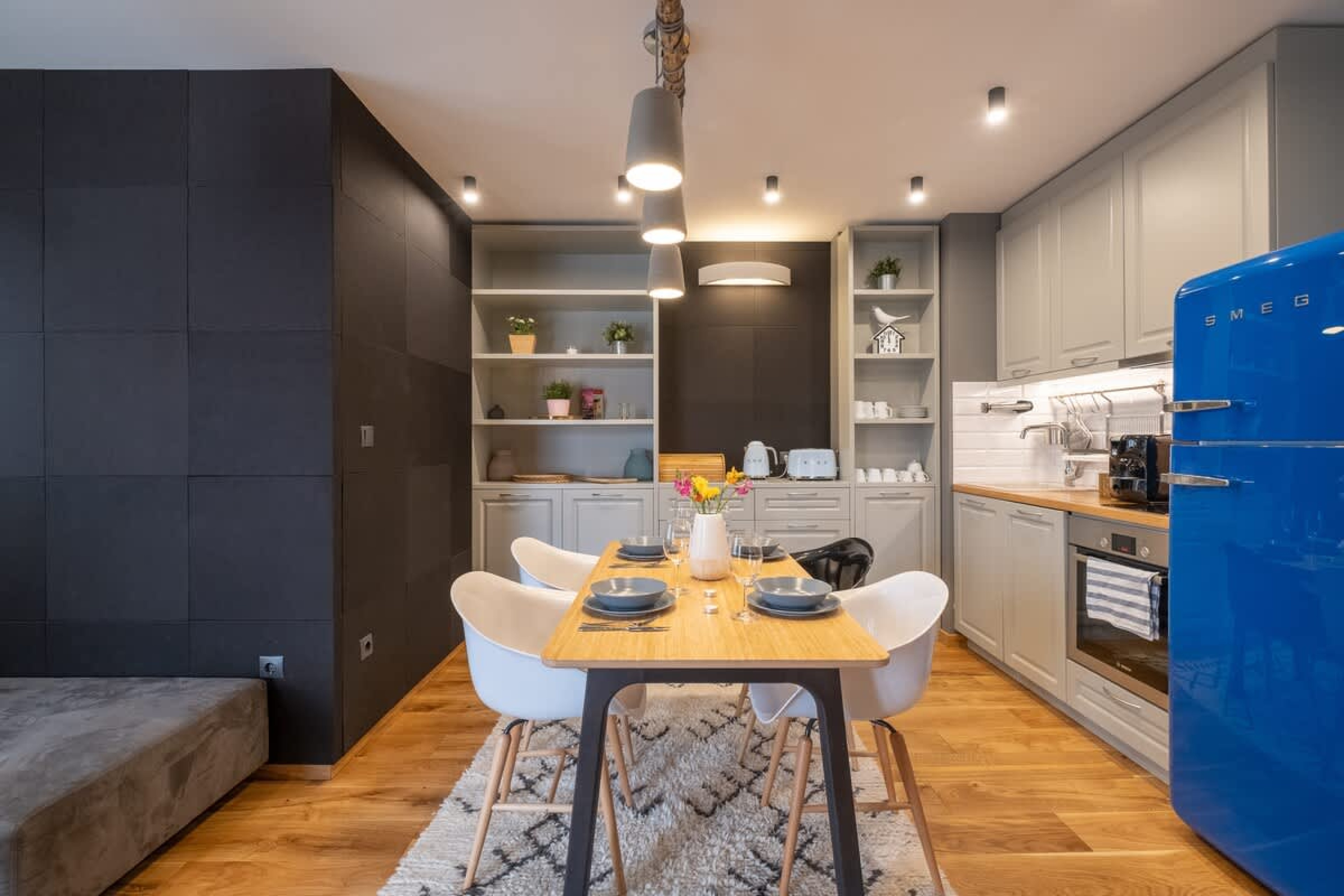 Scoutaround White Logo