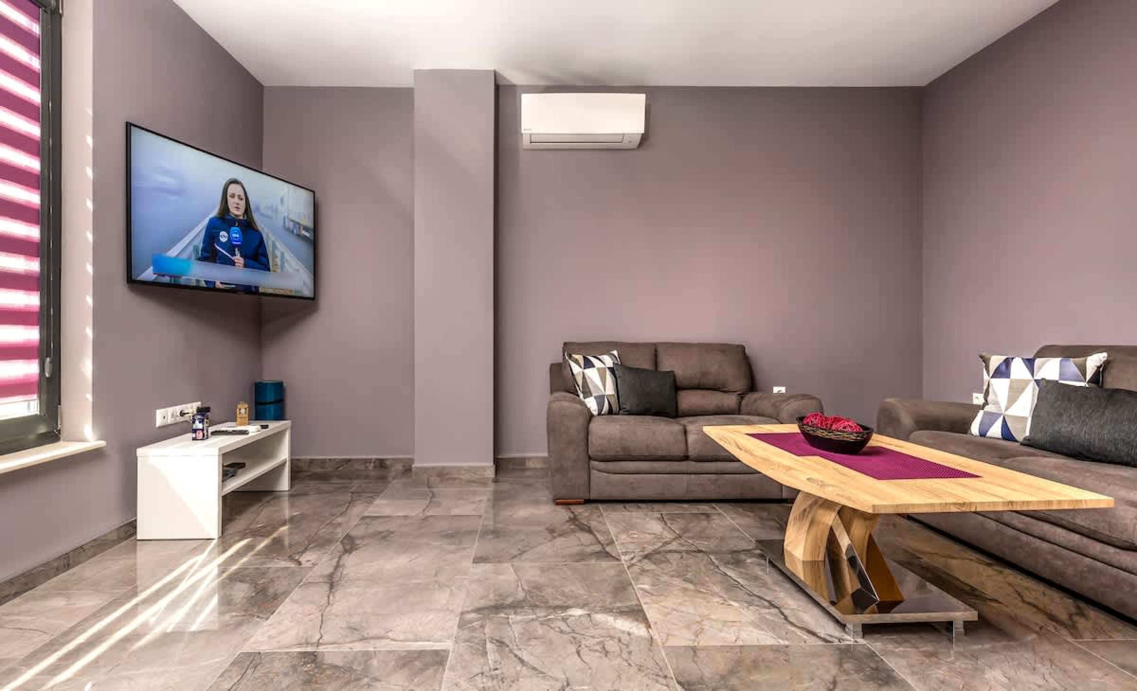 Scoutaround White Logo