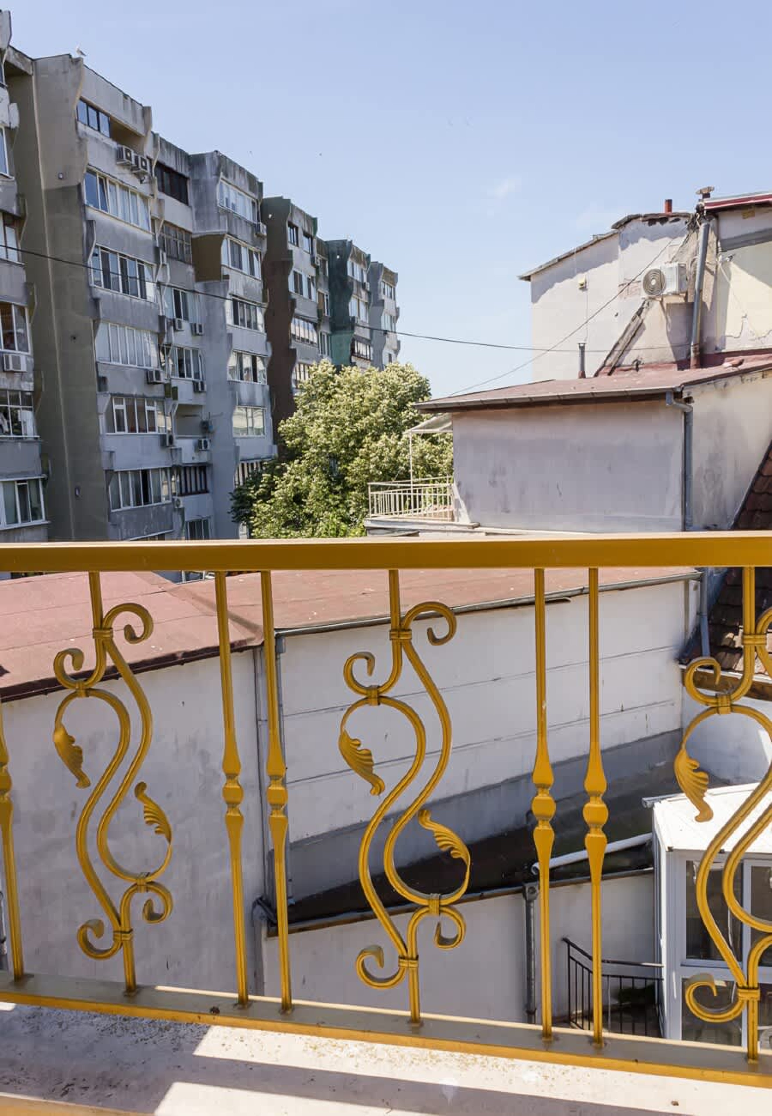 Scoutaround White Logo