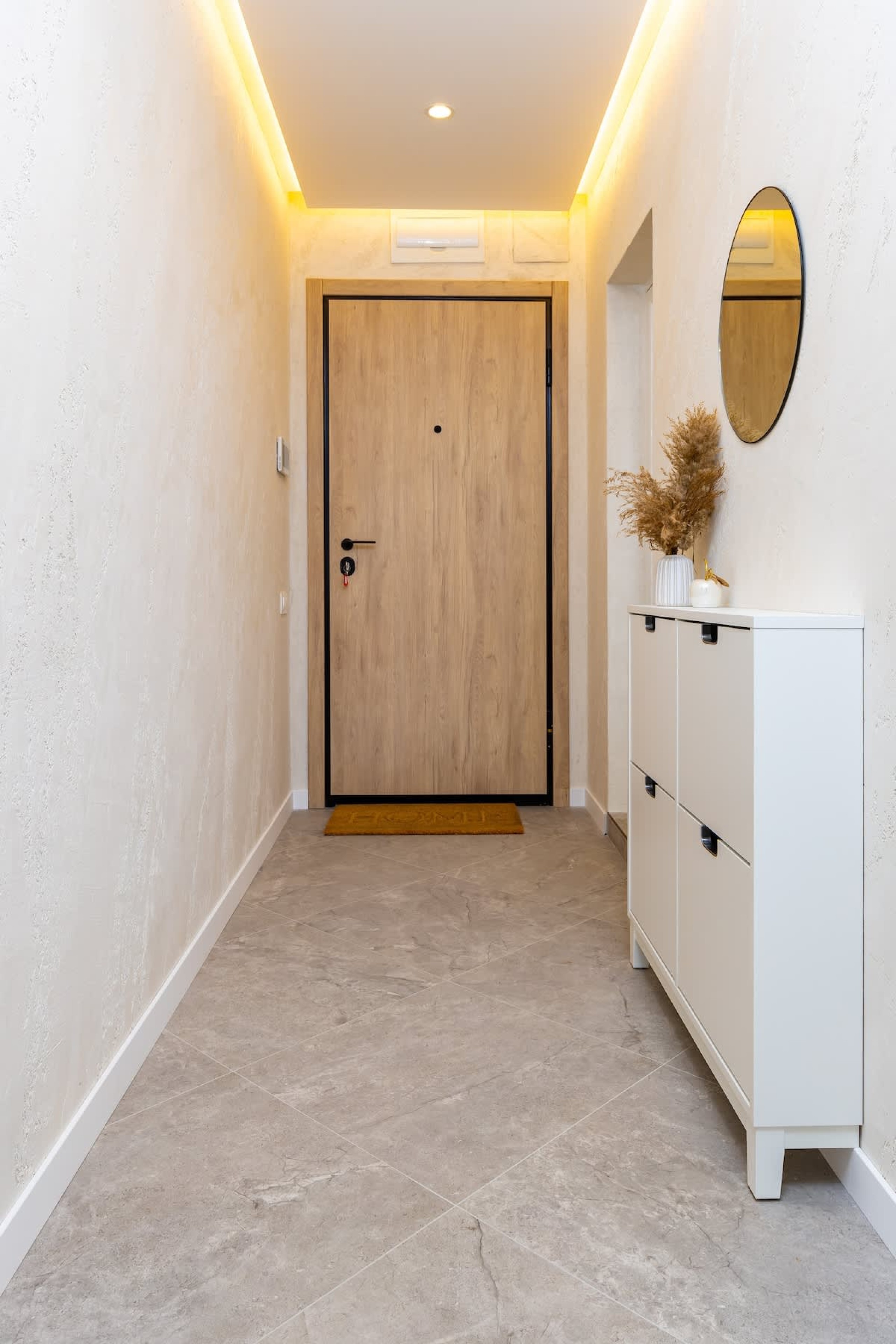 Scoutaround White Logo