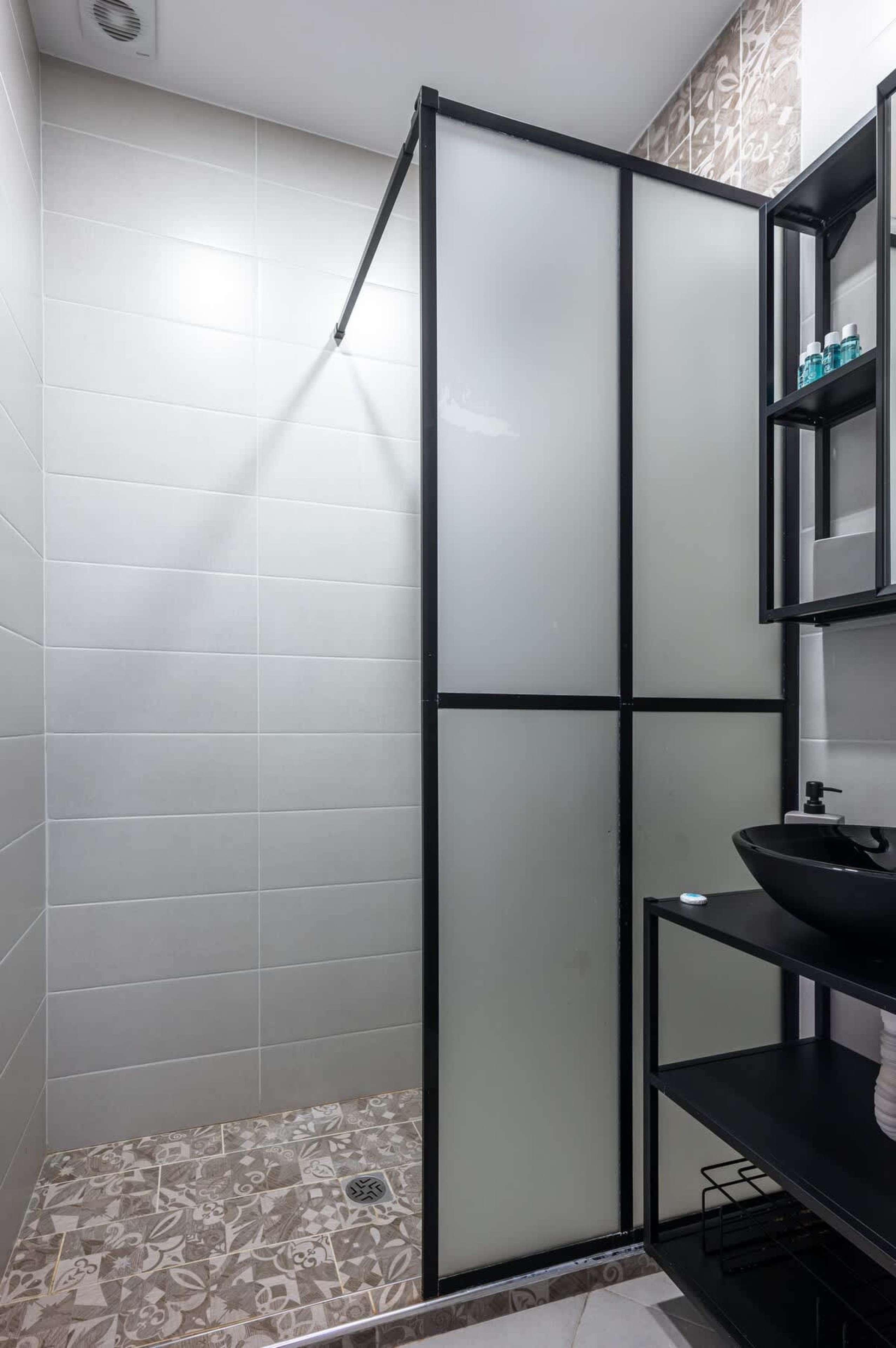 Scoutaround White Logo