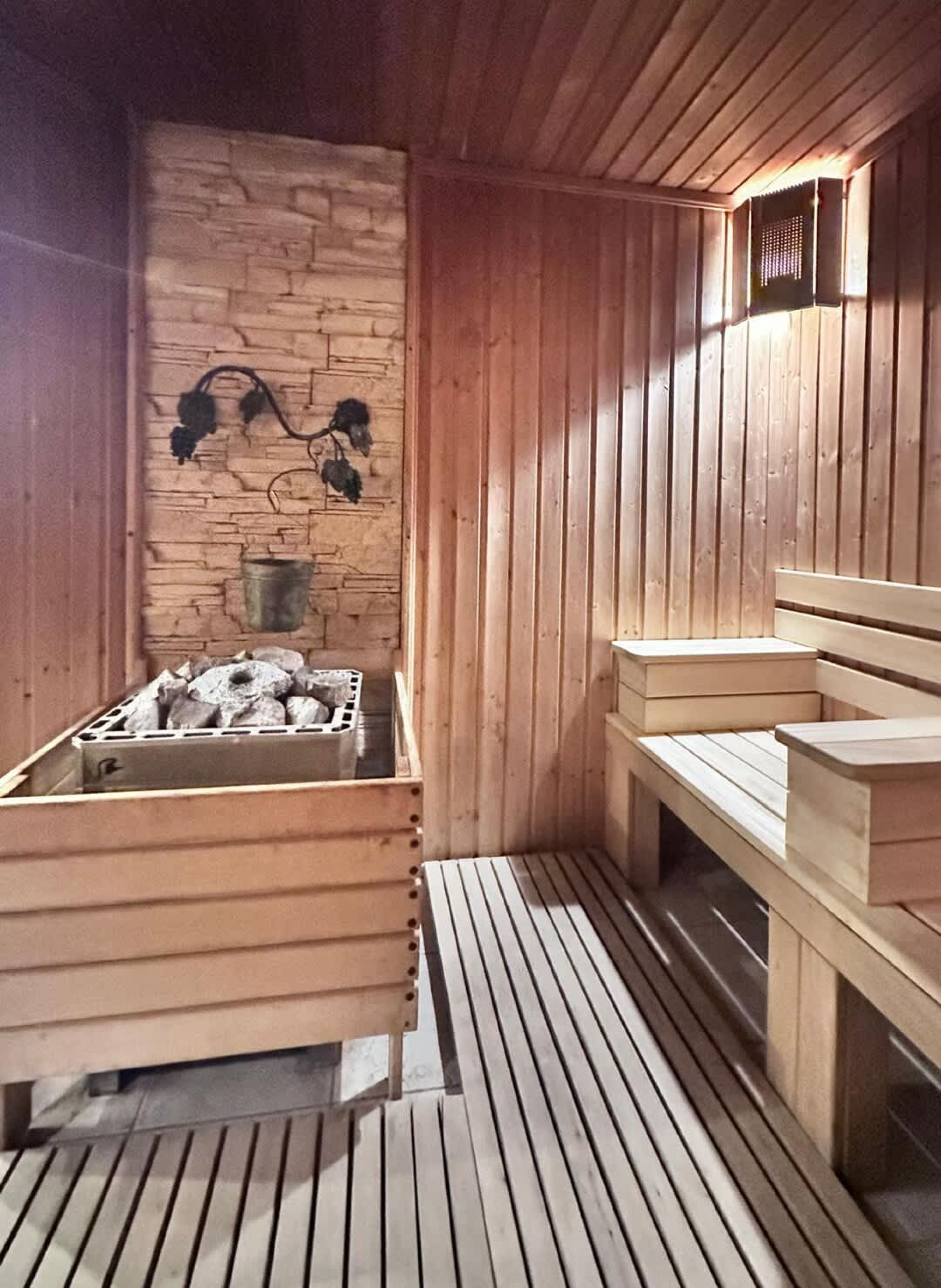 Scoutaround White Logo