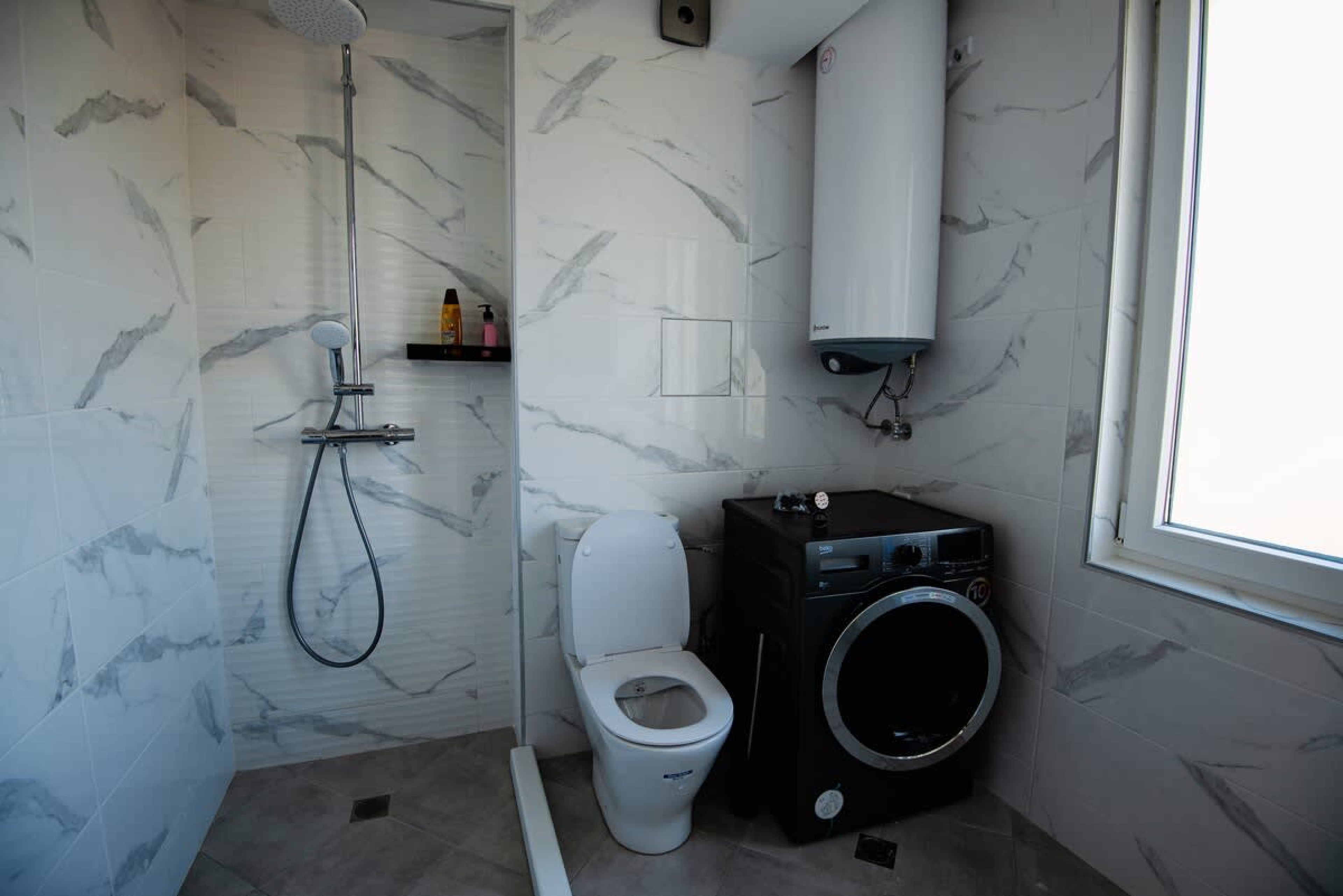 Scoutaround White Logo