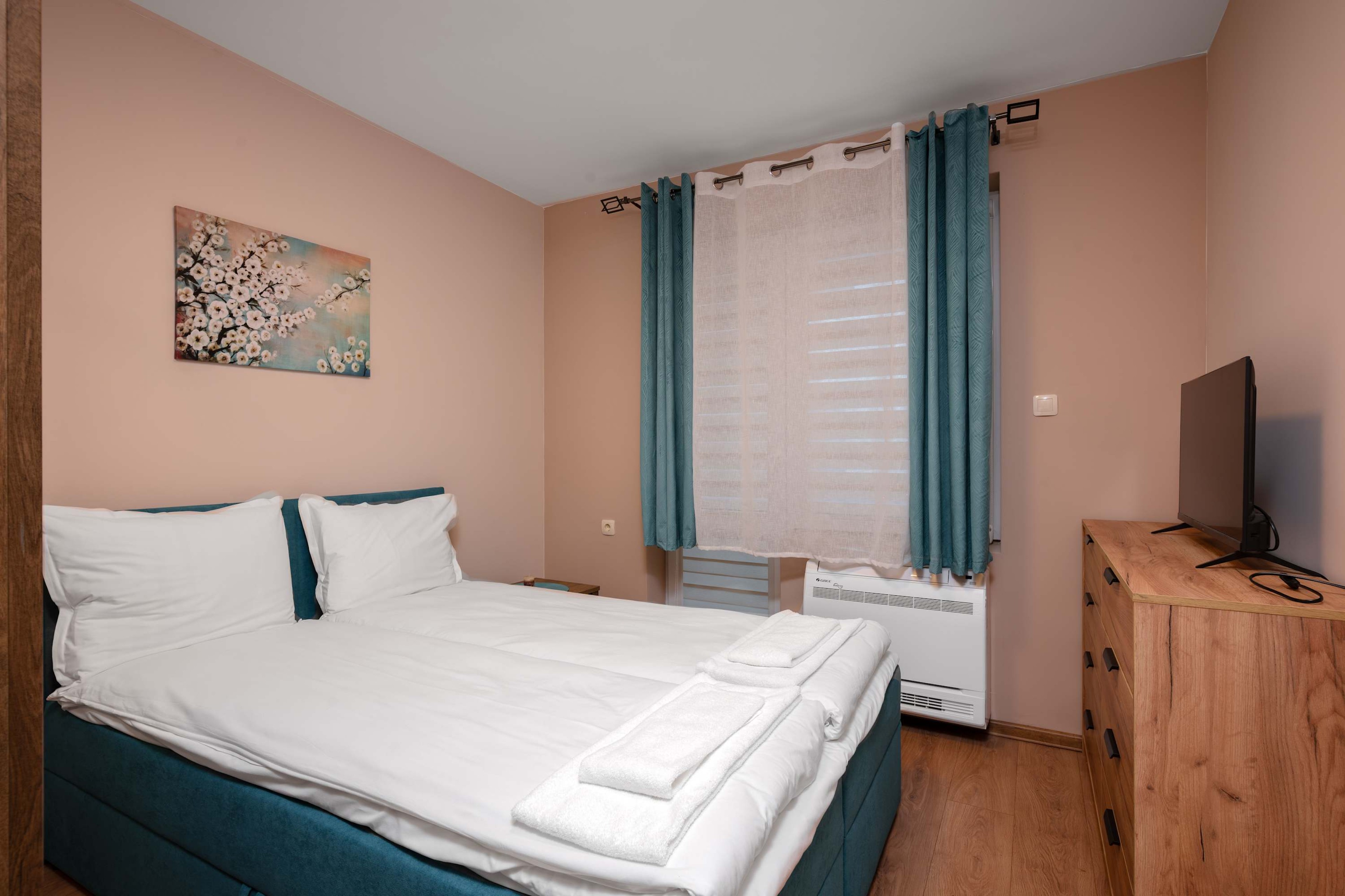 Scoutaround White Logo