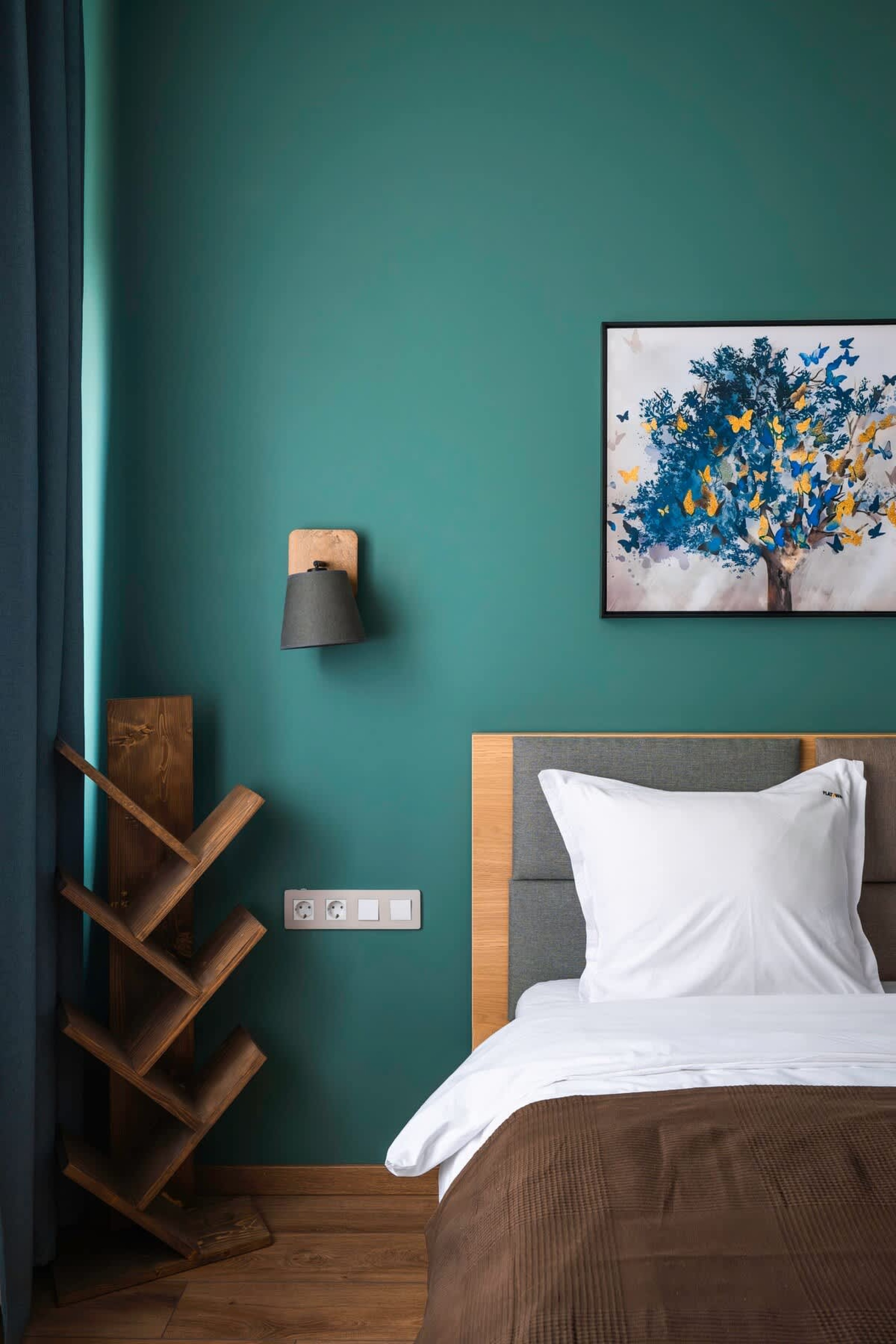 Scoutaround White Logo