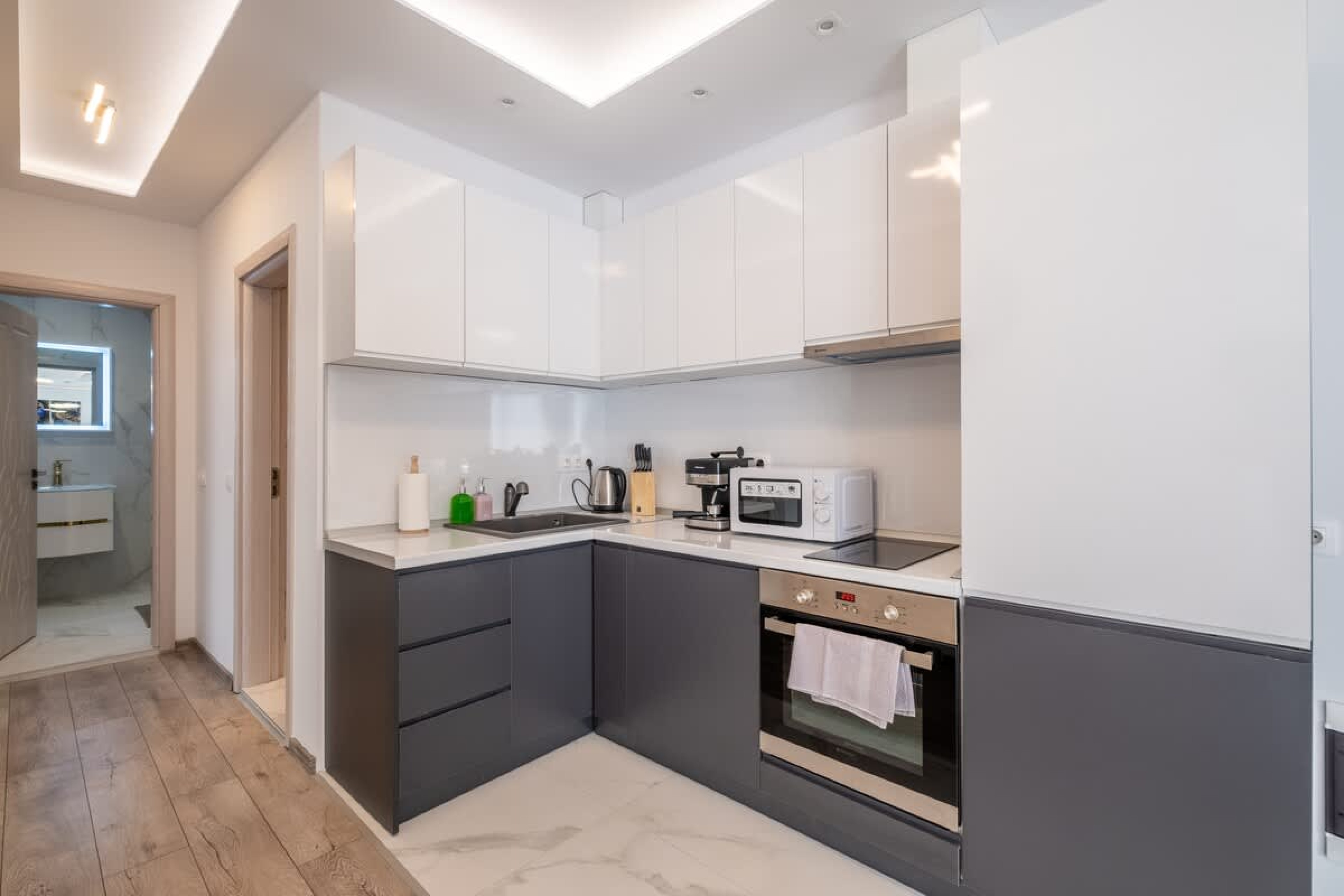 Scoutaround White Logo