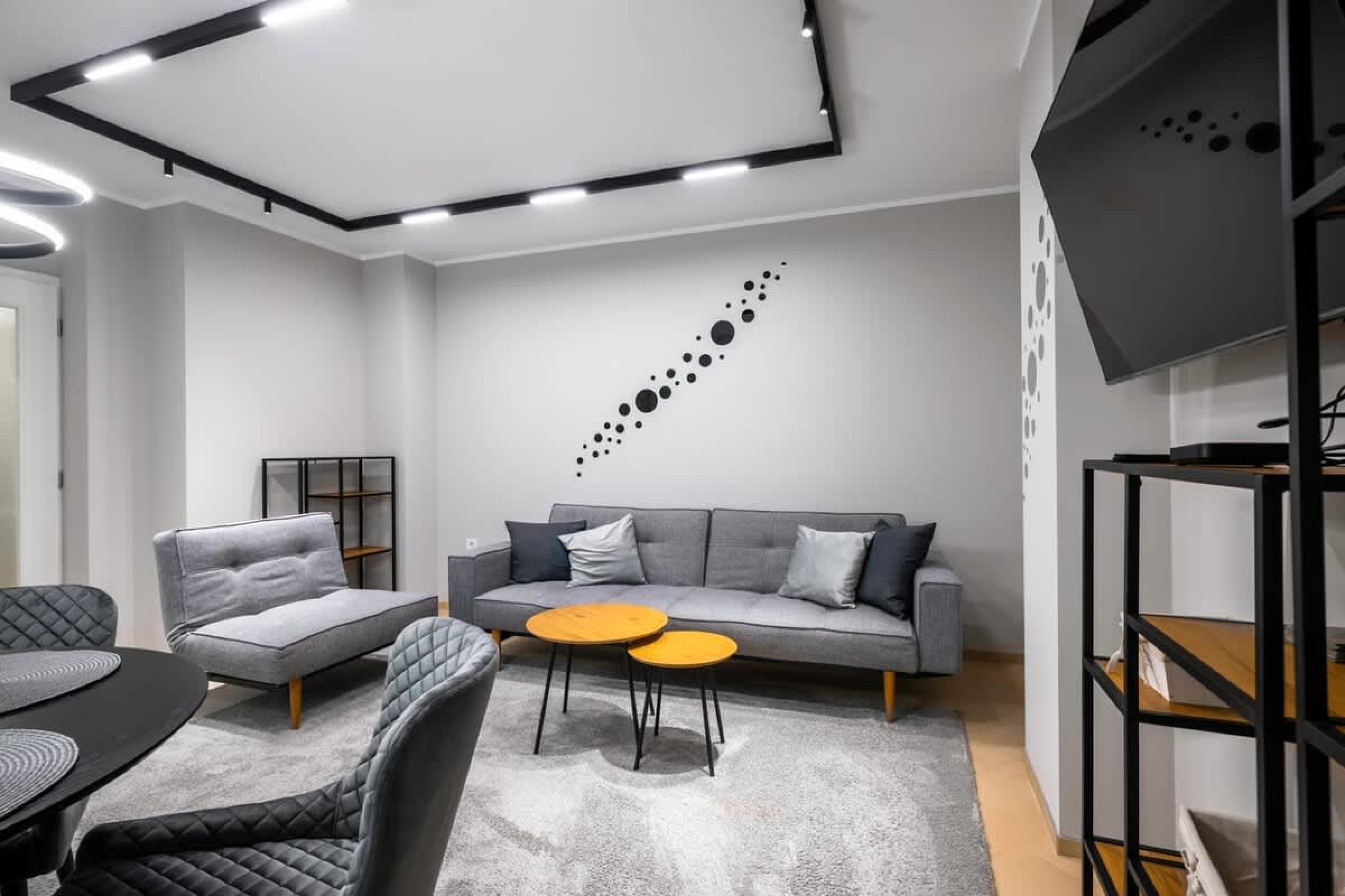 Silver Gem  1BD with desk and balcony - Cover Photo