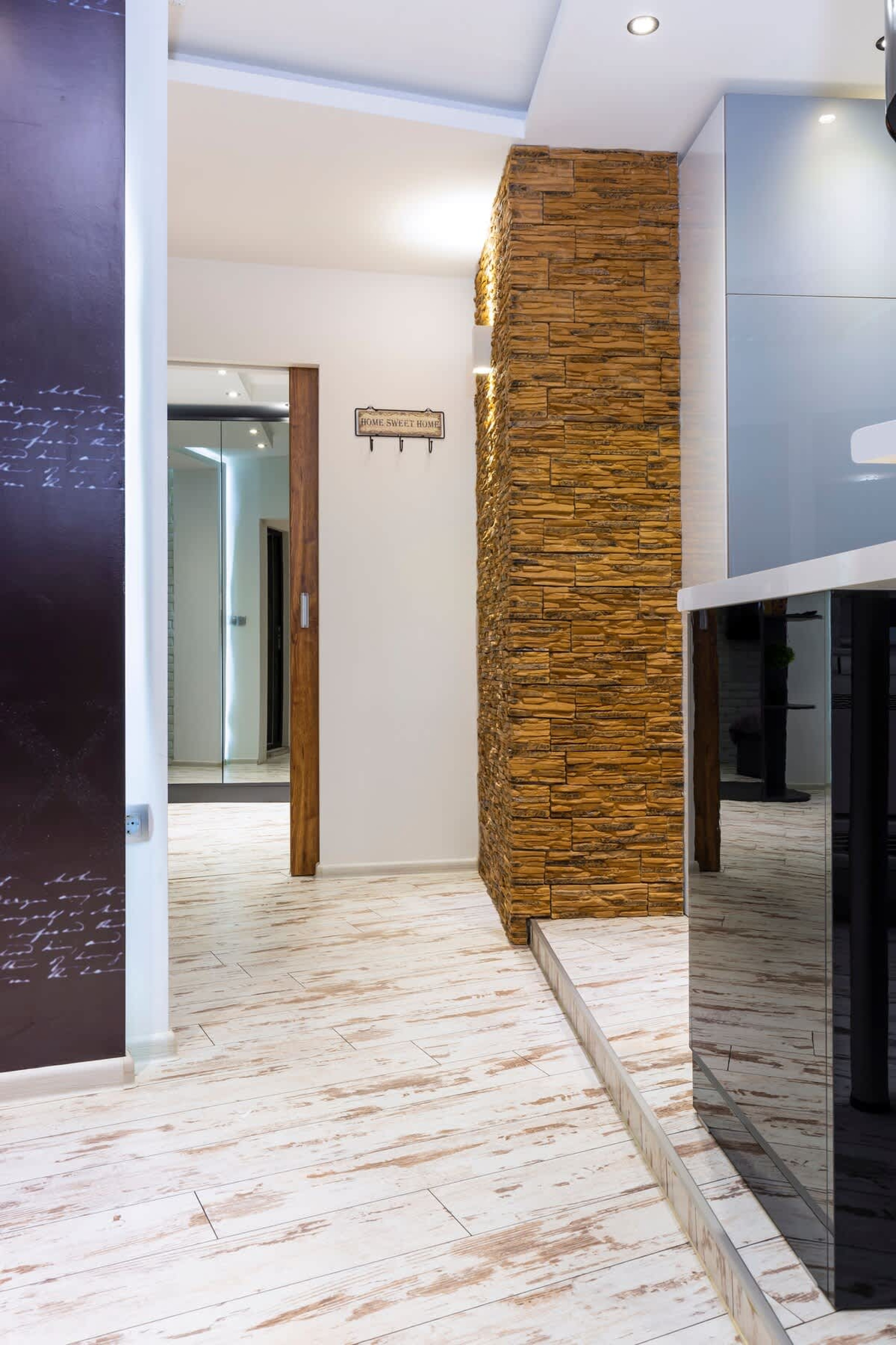 Scoutaround White Logo