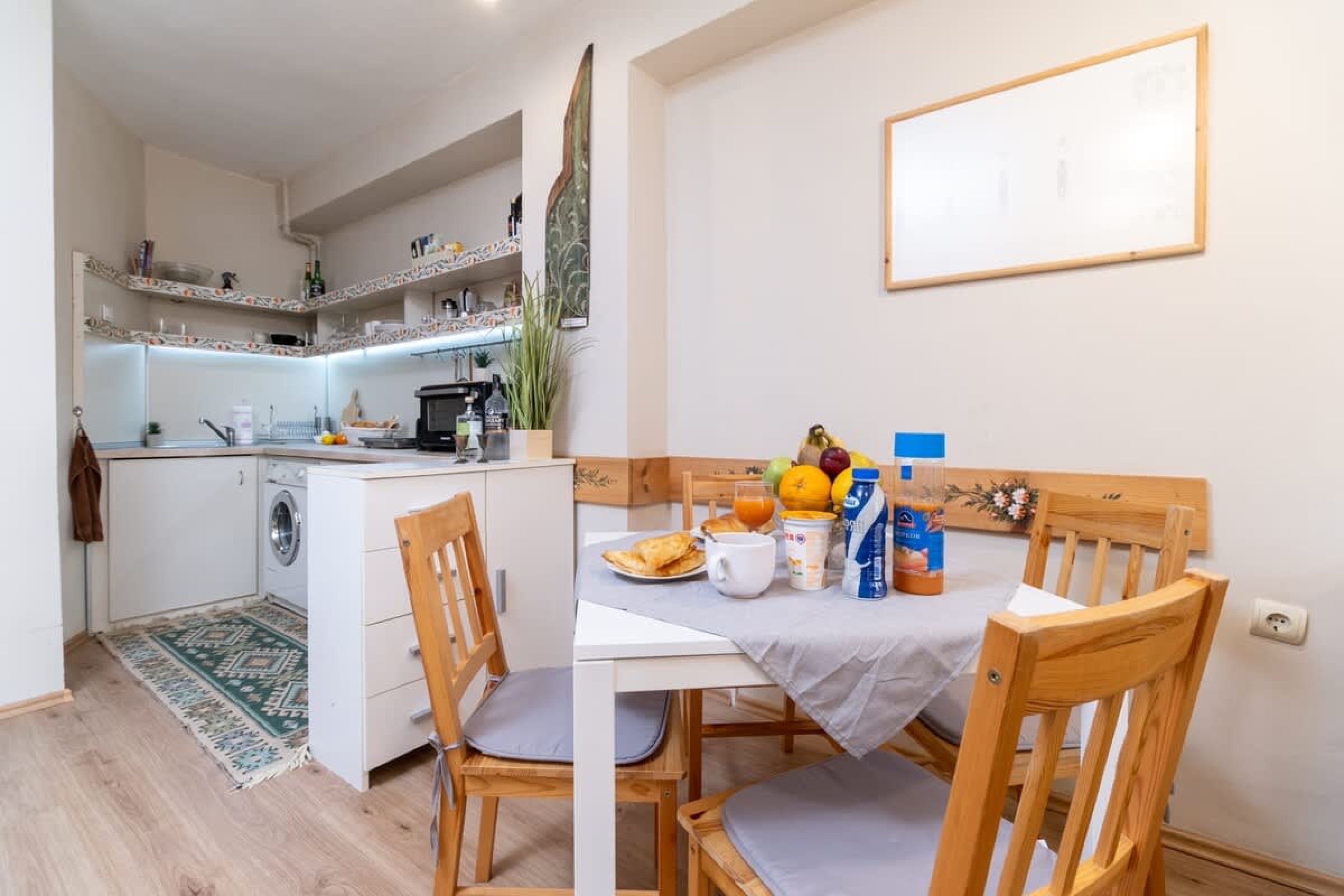 Scoutaround White Logo