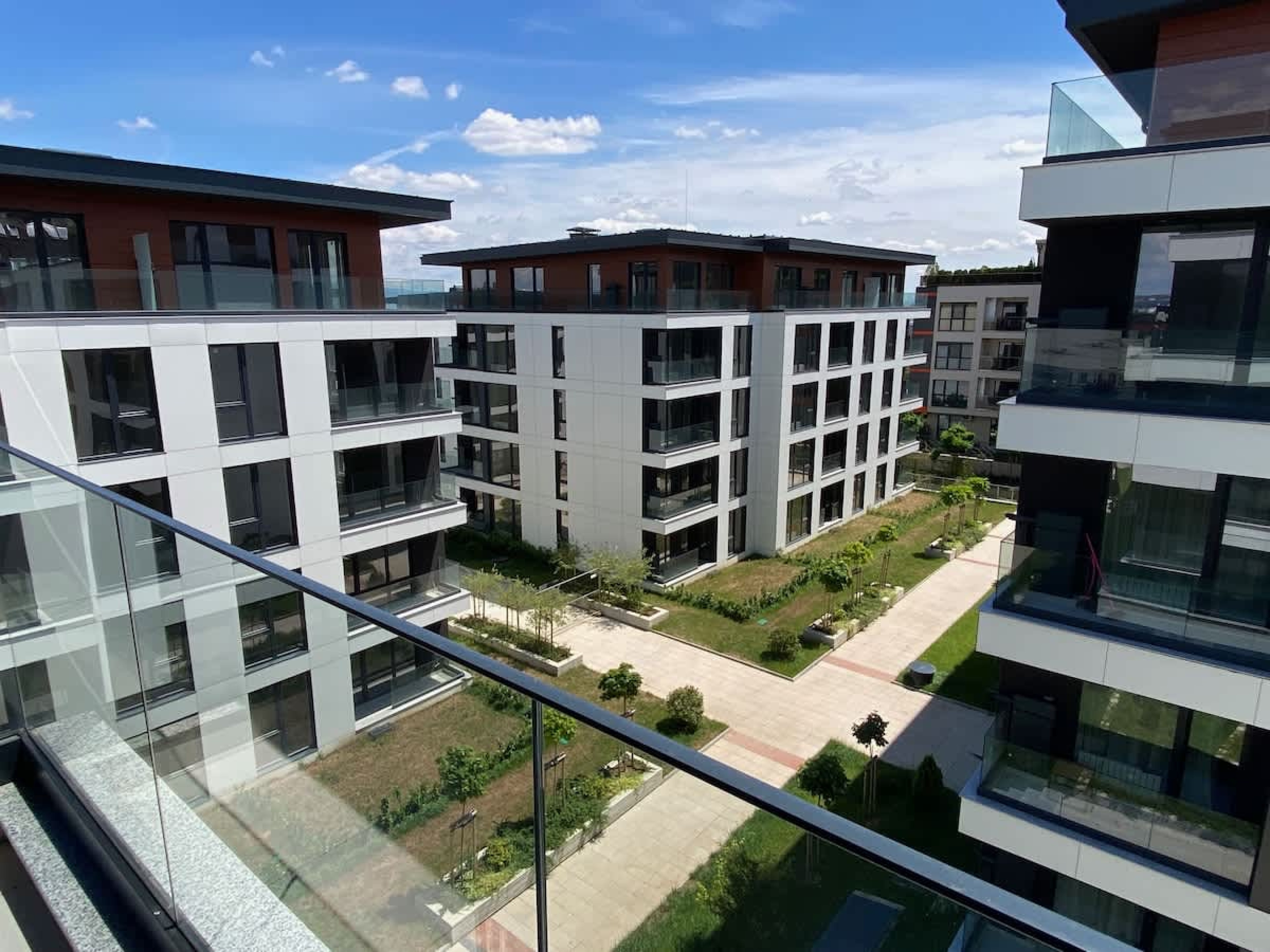 Scoutaround White Logo