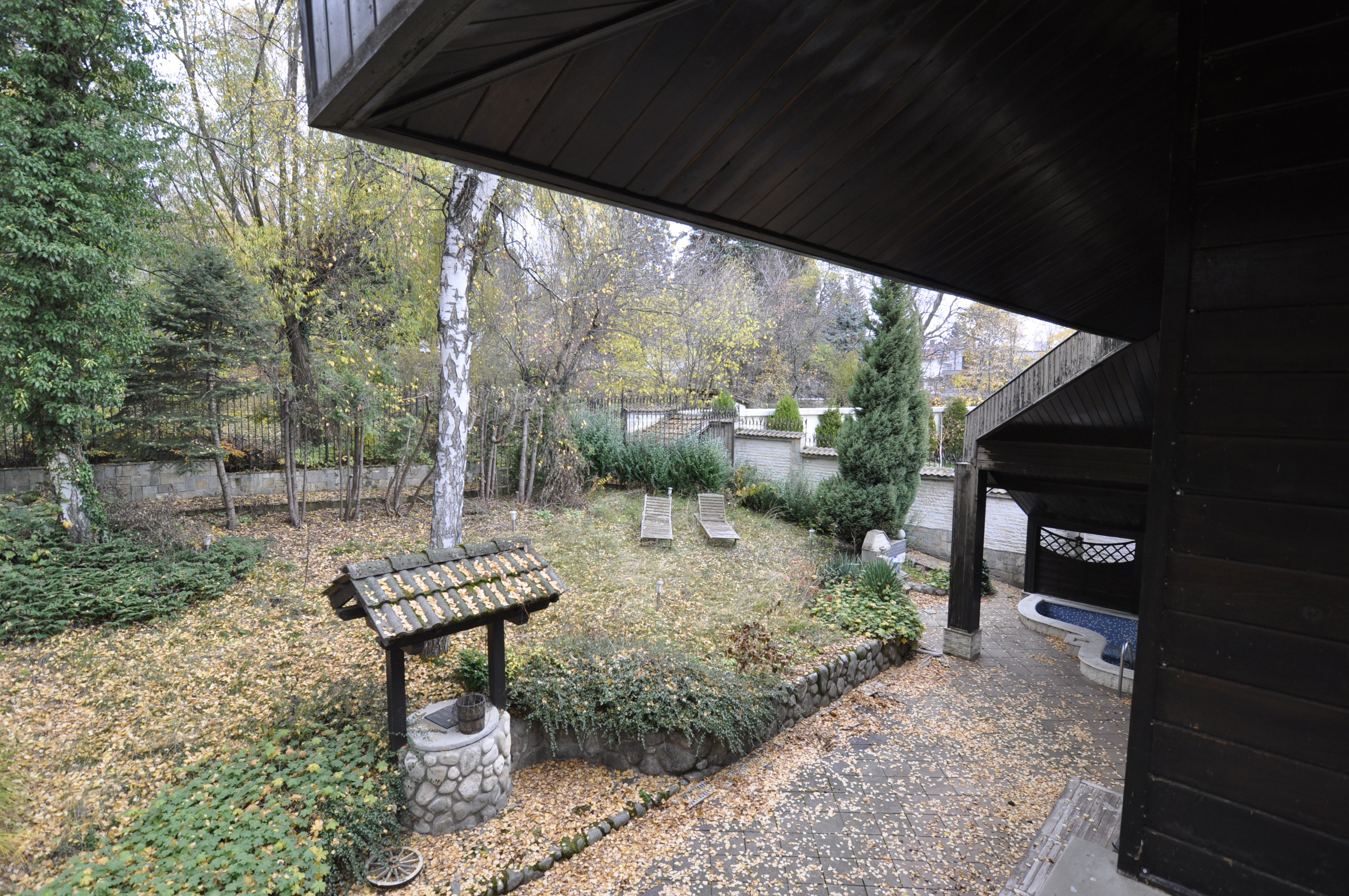 Scoutaround White Logo