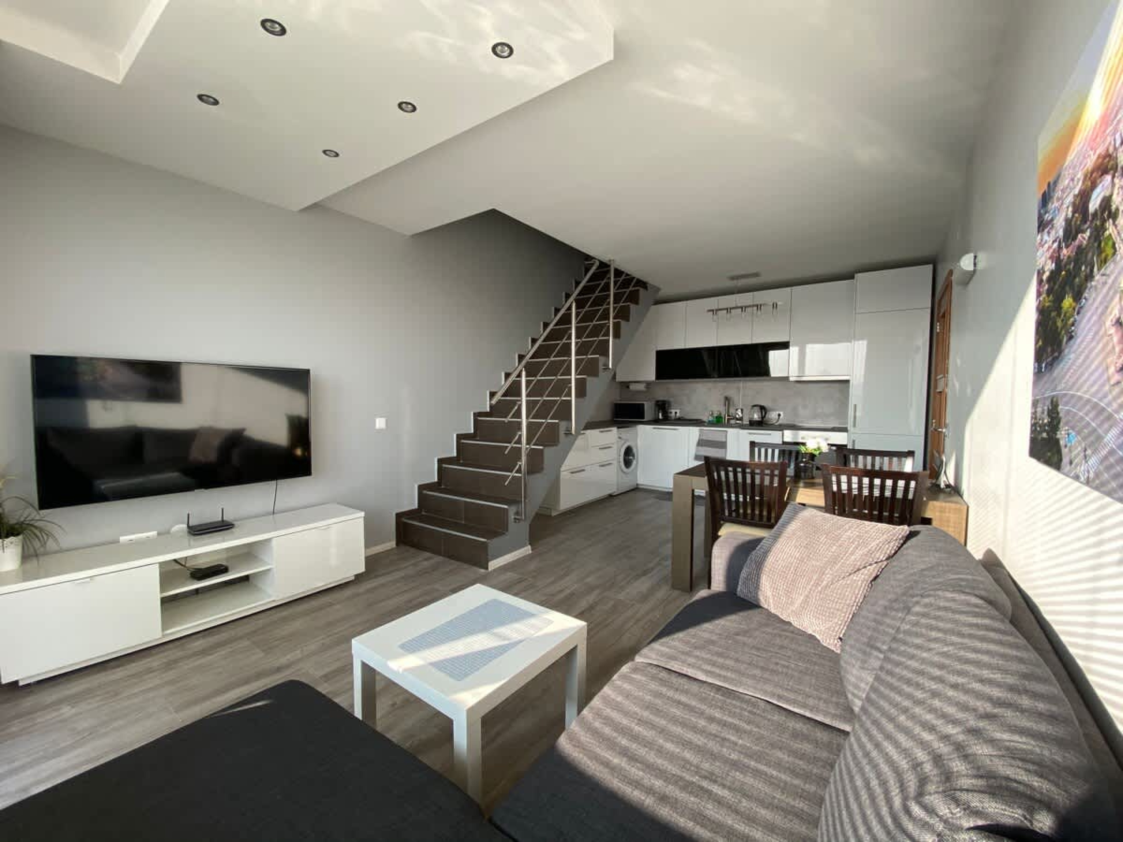 Scoutaround White Logo