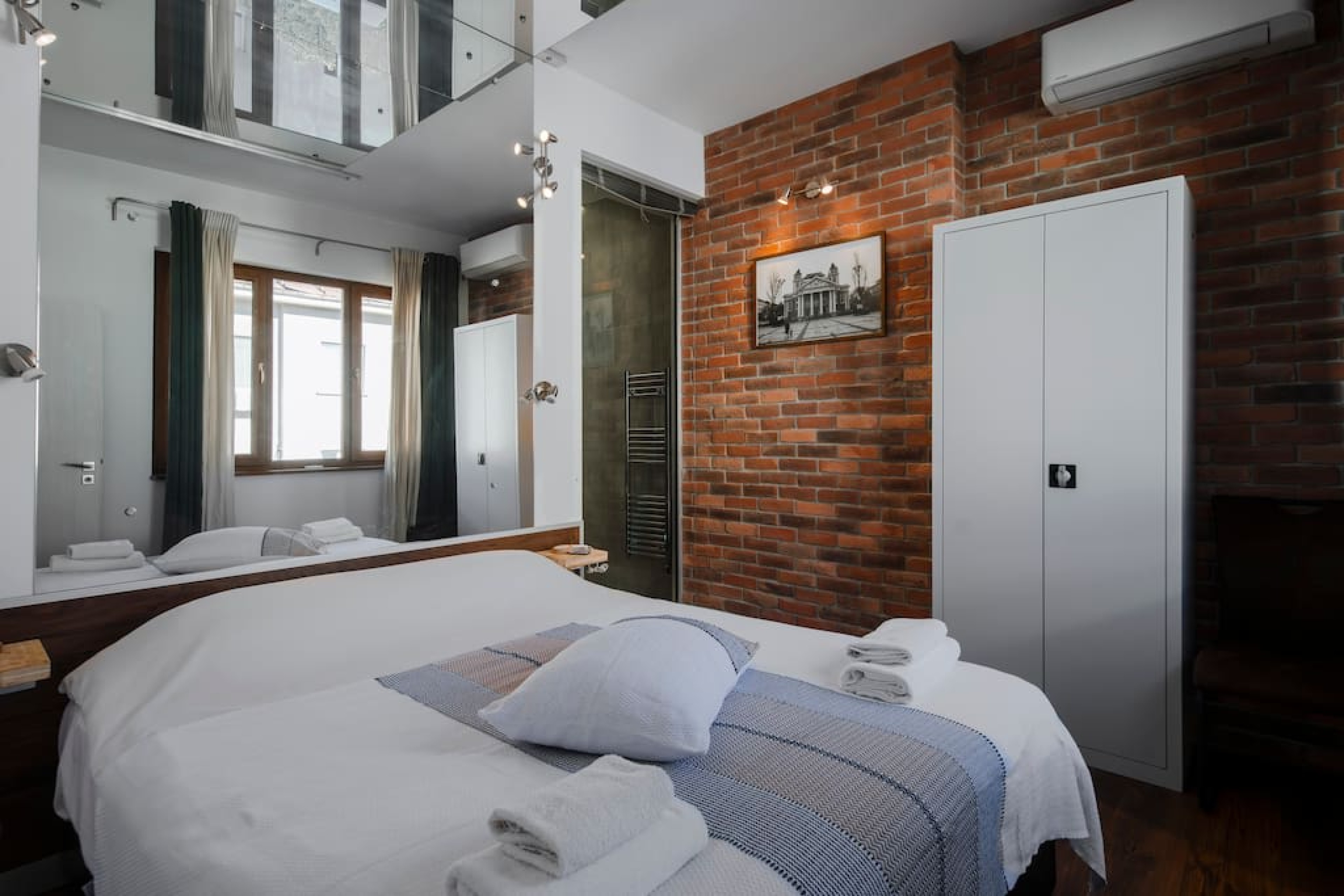 Scoutaround White Logo